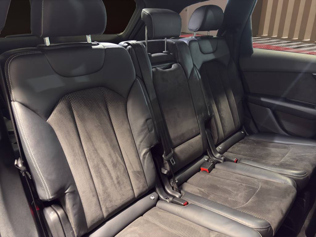 AUDI Q7 50 TDI quattro tiptronic-image-7