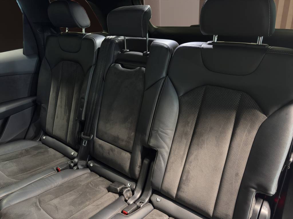 AUDI Q7 50 TDI quattro tiptronic-image-8