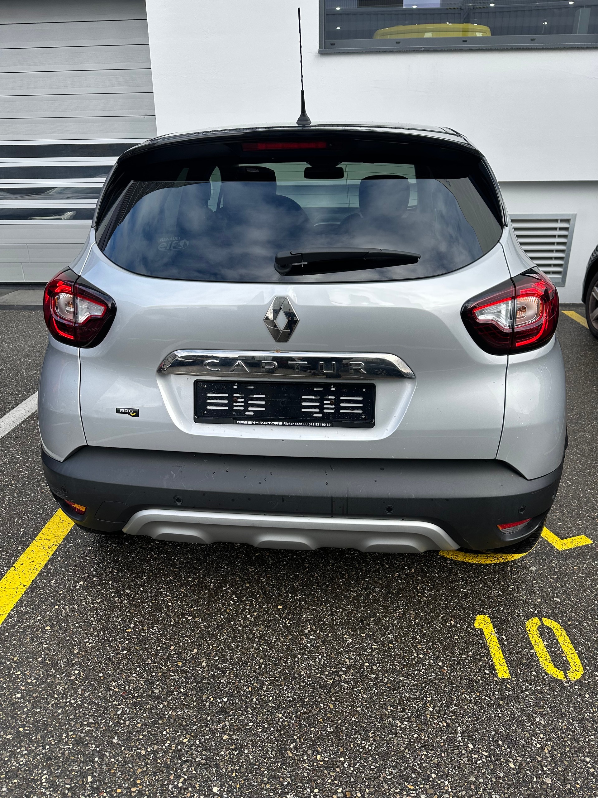 RENAULT Captur 1.2 T 16V 90th Anniversary EDC-image-2