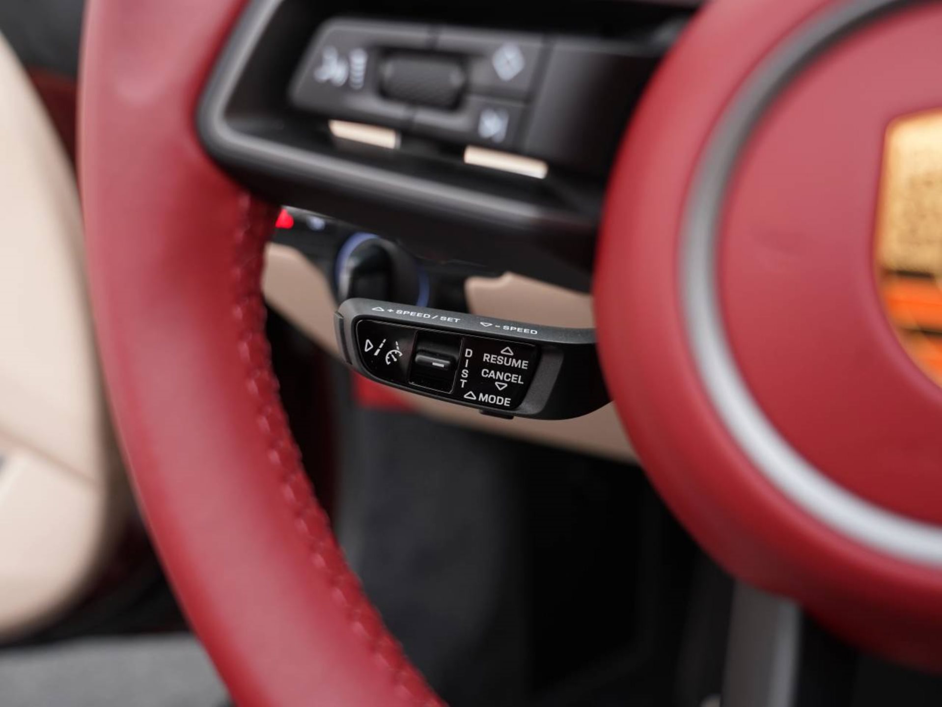 PORSCHE 911 Targa 4S Heritage Edition-image-31
