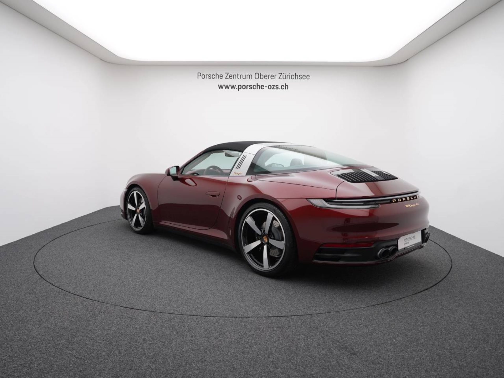 PORSCHE 911 Targa 4S Heritage Edition-image-2