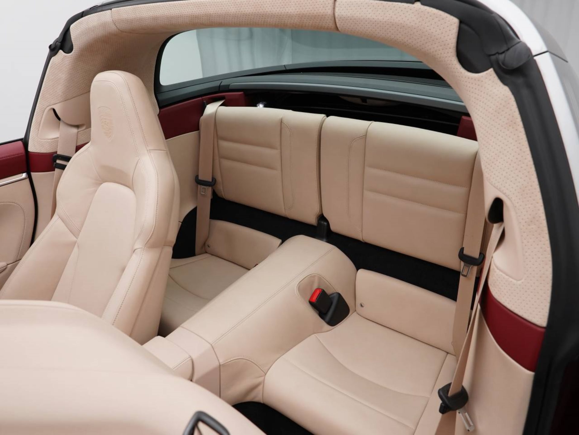 PORSCHE 911 Targa 4S Heritage Edition-image-27
