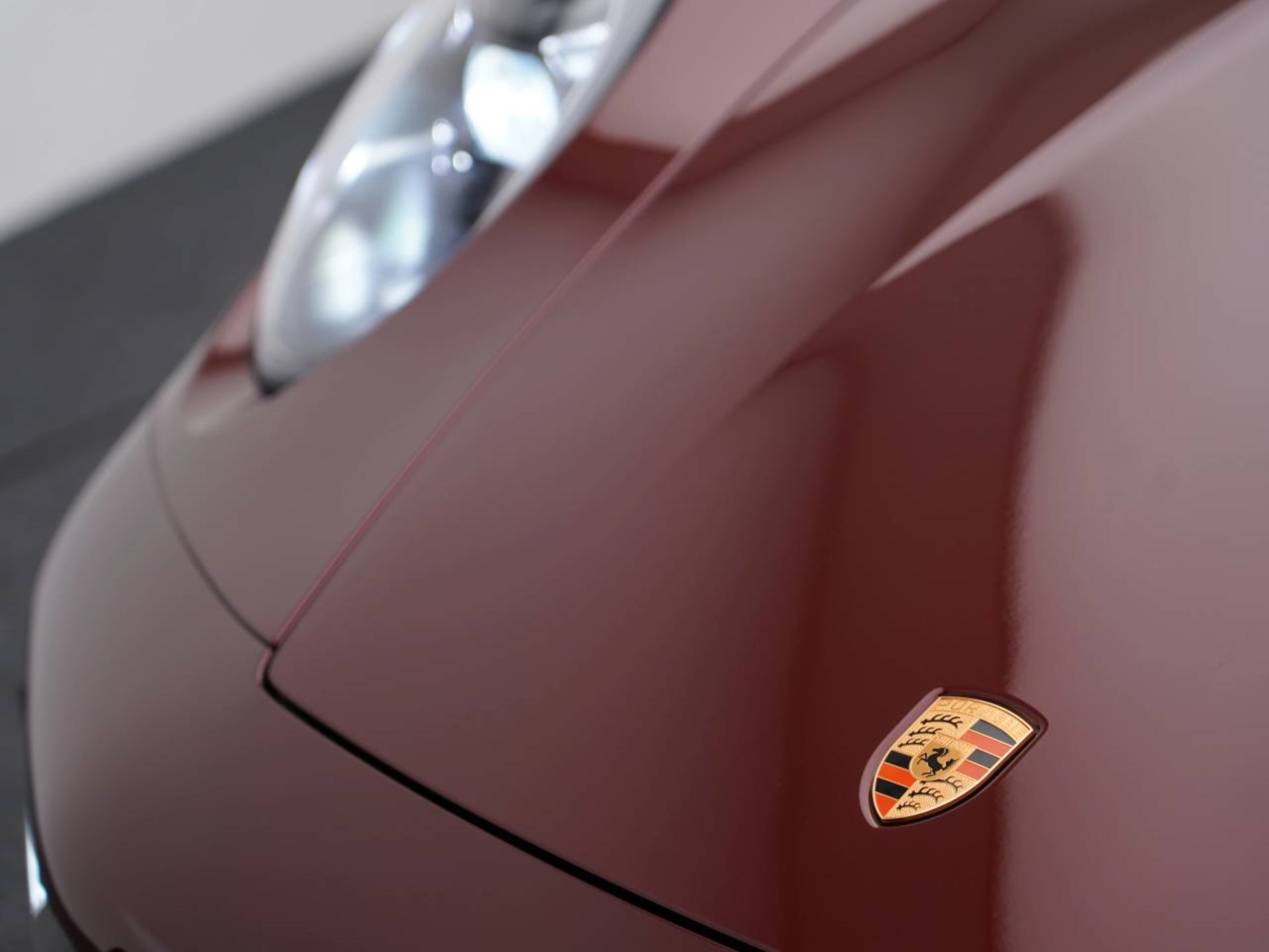 PORSCHE 911 Targa 4S Heritage Edition-image-12