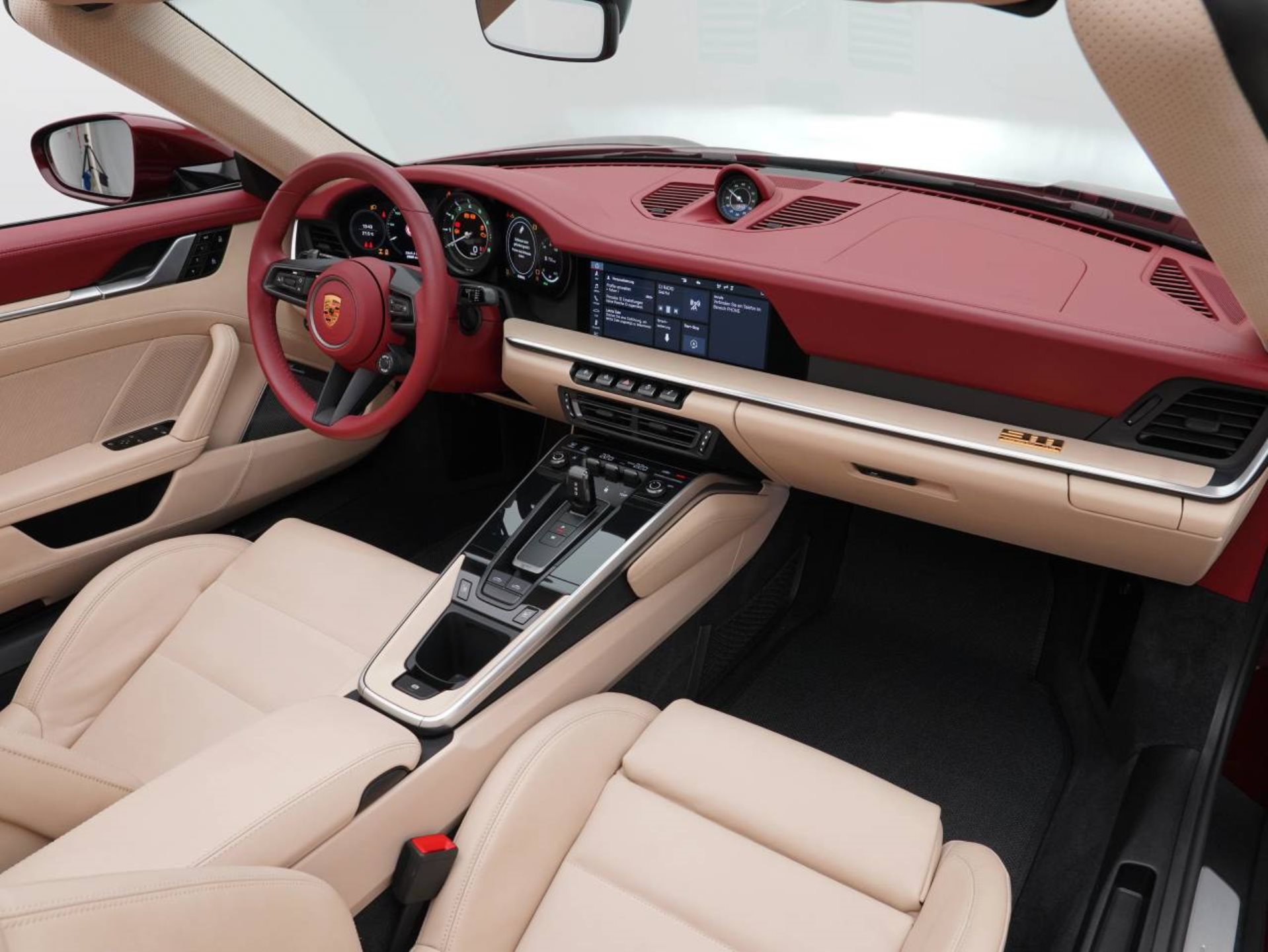 PORSCHE 911 Targa 4S Heritage Edition-image-24