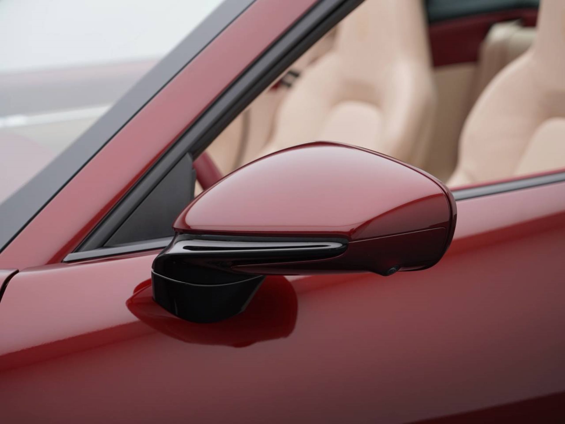 PORSCHE 911 Targa 4S Heritage Edition-image-11