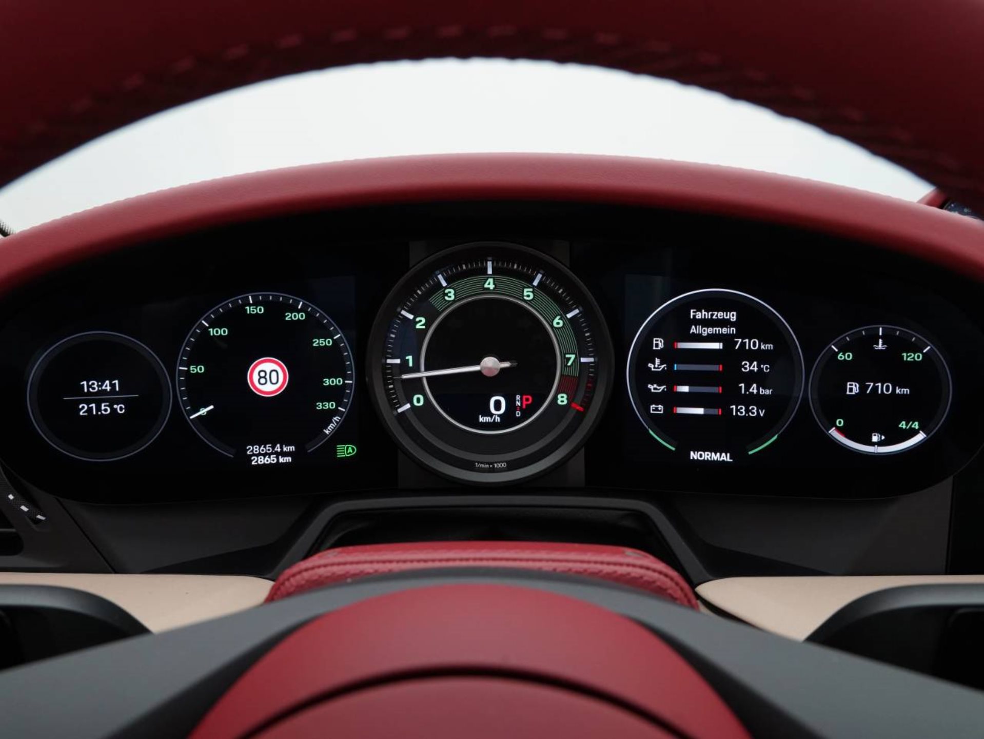 PORSCHE 911 Targa 4S Heritage Edition-image-16