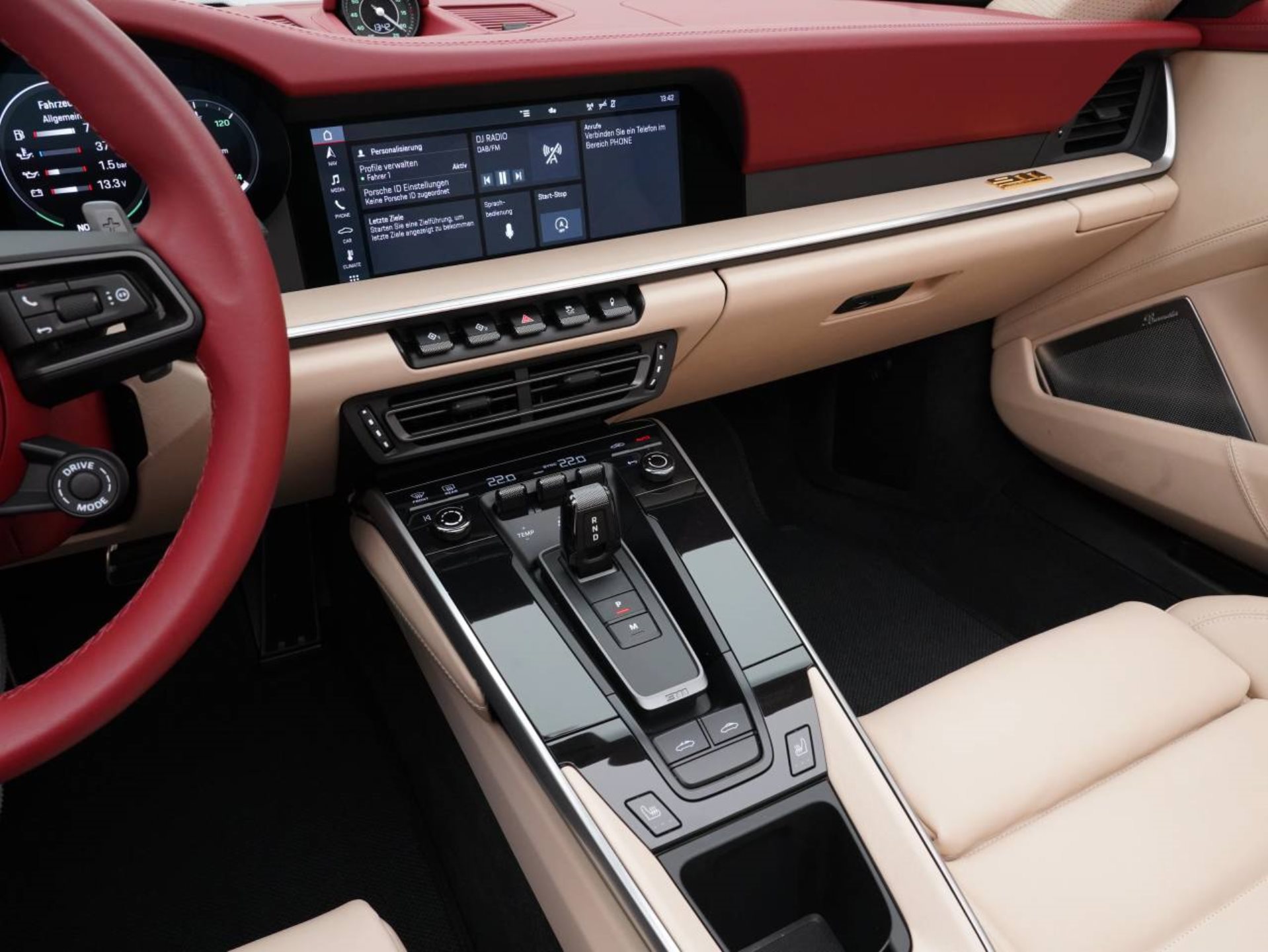 PORSCHE 911 Targa 4S Heritage Edition-image-17
