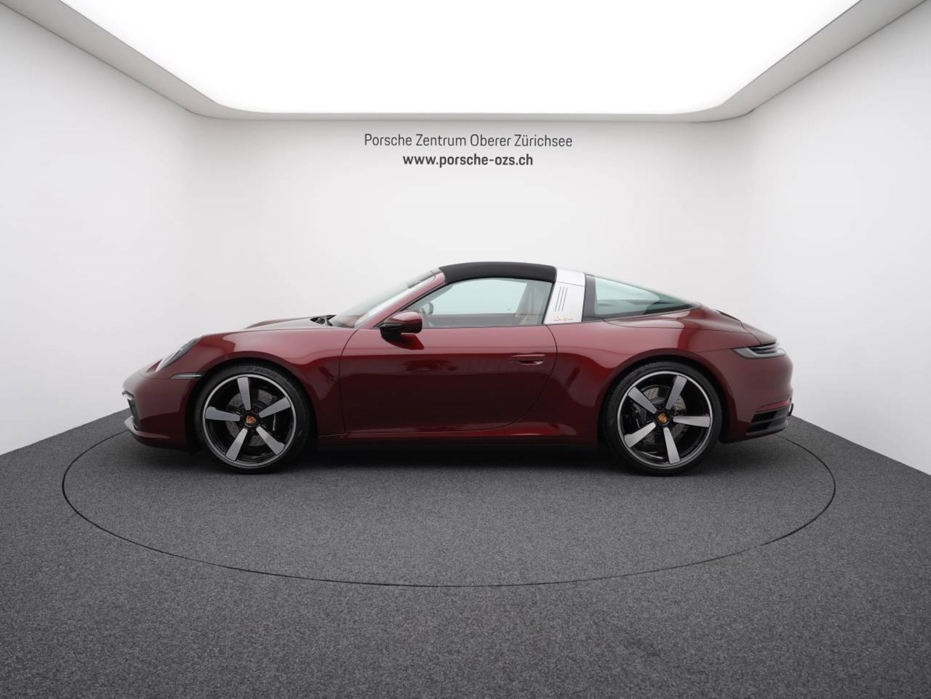 PORSCHE 911 Targa 4S Heritage Edition-image-1