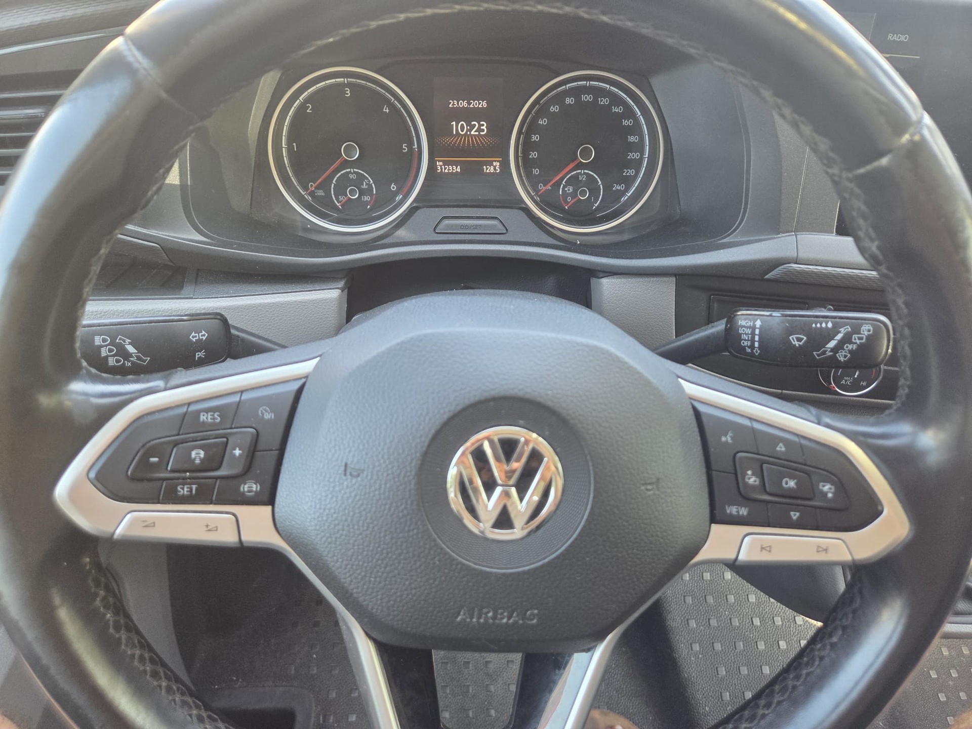 VW T6.1 2.0 TDI DSG ** Ab MFK ** Expertisé -> 04.27-image-6