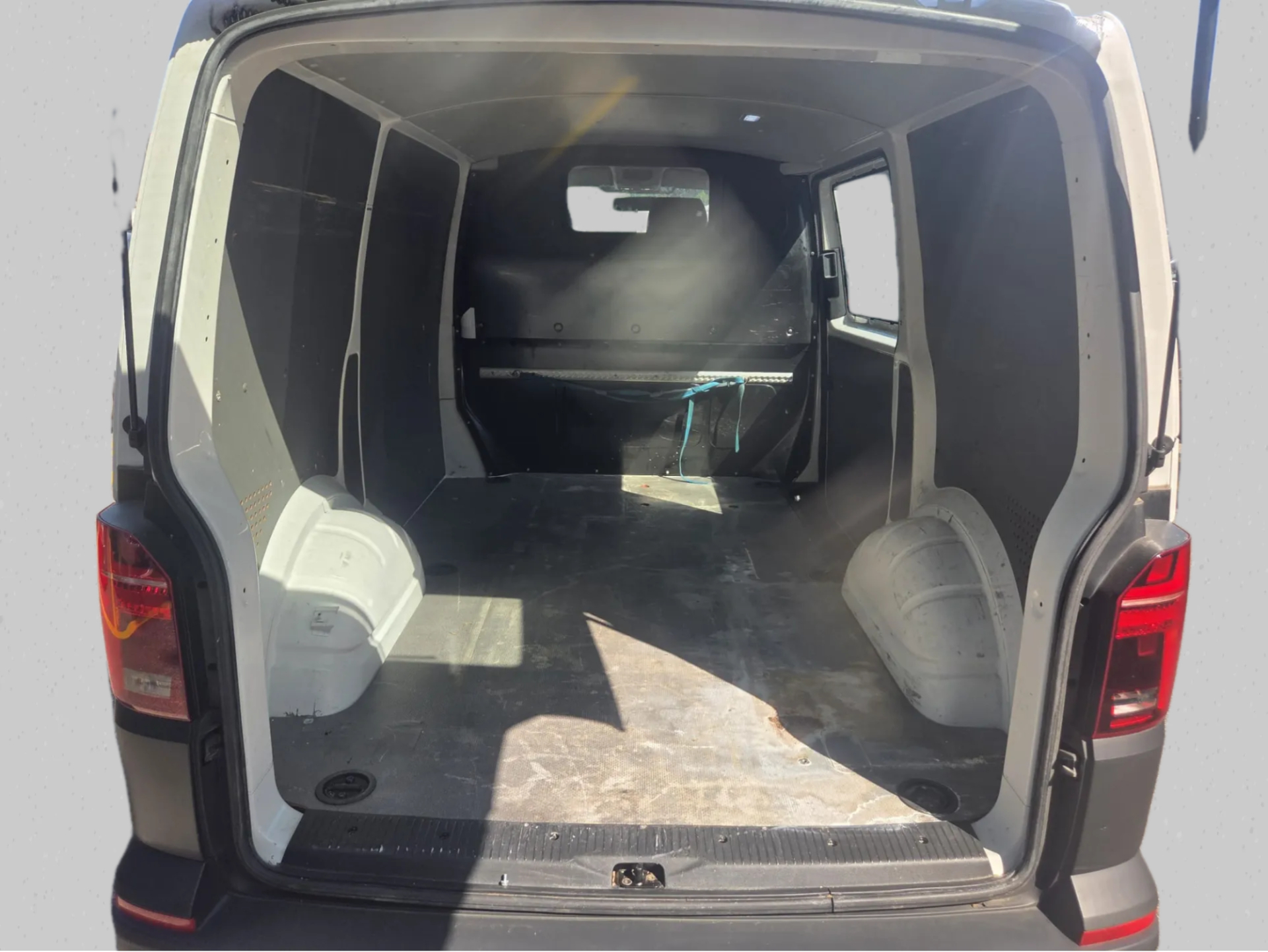 VW T6.1 2.0 TDI DSG ** Ab MFK ** Expertisé -> 04.27-image-4