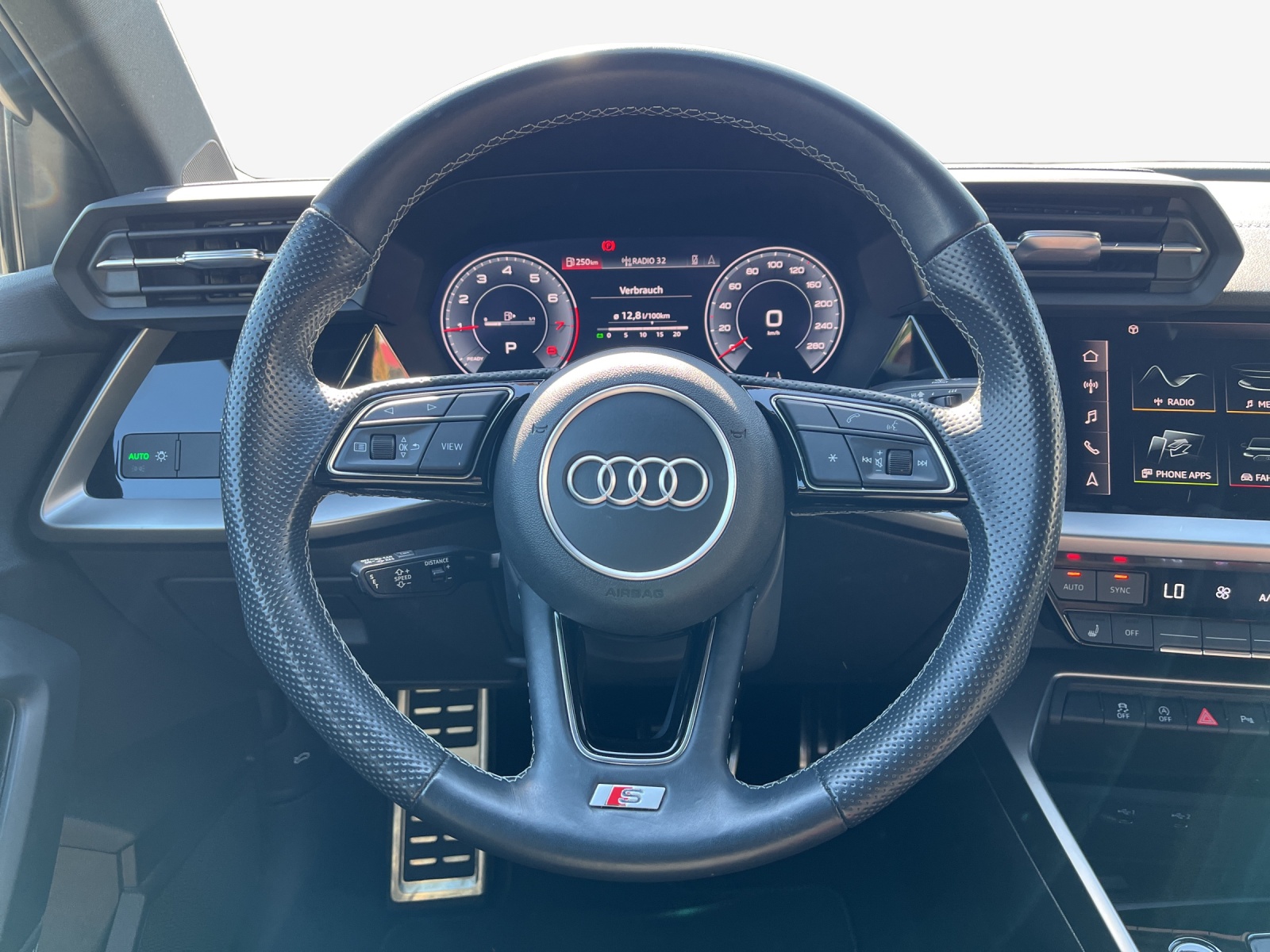 AUDI A3 Limousine 35 TFSI S-Line S-tronic-image-9