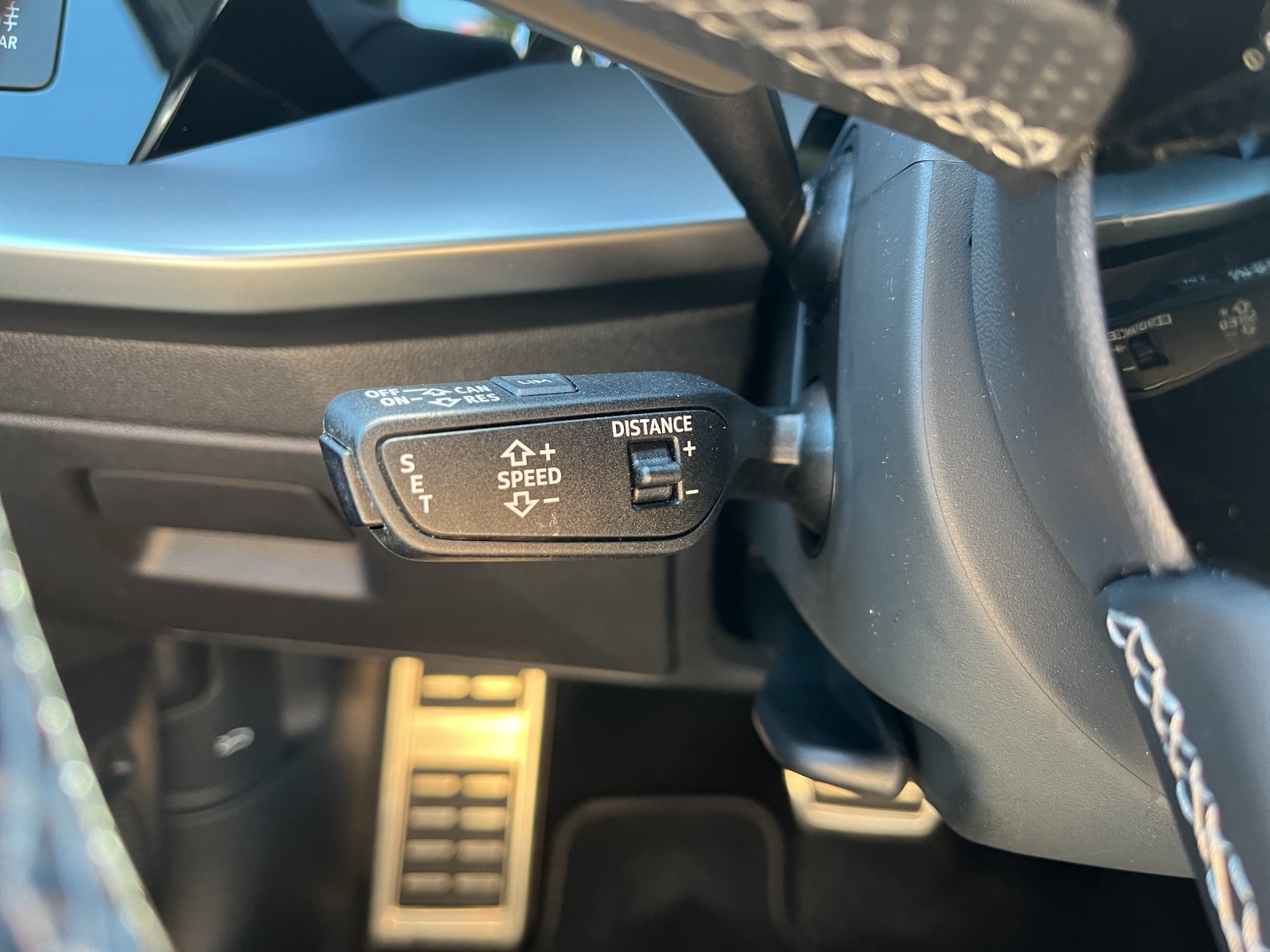 AUDI A3 Limousine 35 TFSI S-Line S-tronic-image-15