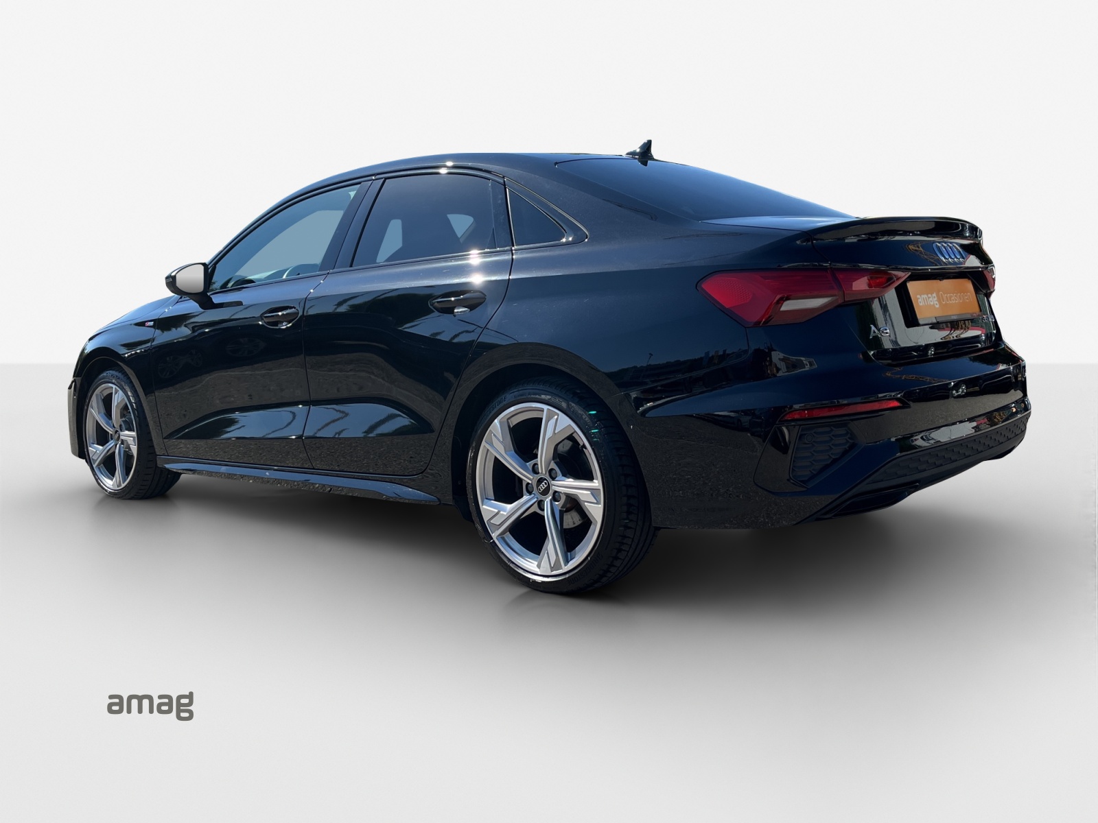 AUDI A3 Limousine 35 TFSI S-Line S-tronic-image-2