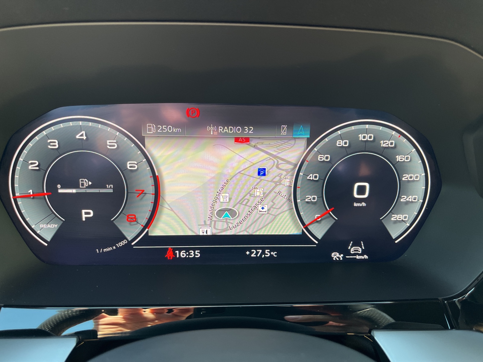 AUDI A3 Limousine 35 TFSI S-Line S-tronic-image-14