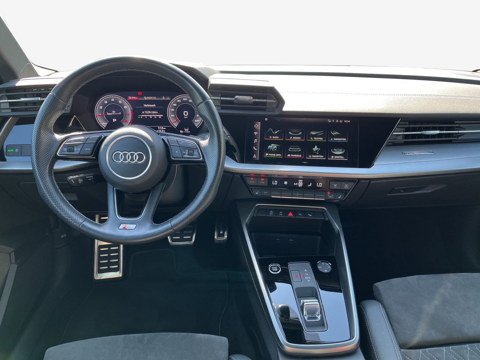 AUDI A3 Limousine 35 TFSI S-Line S-tronic-image-8