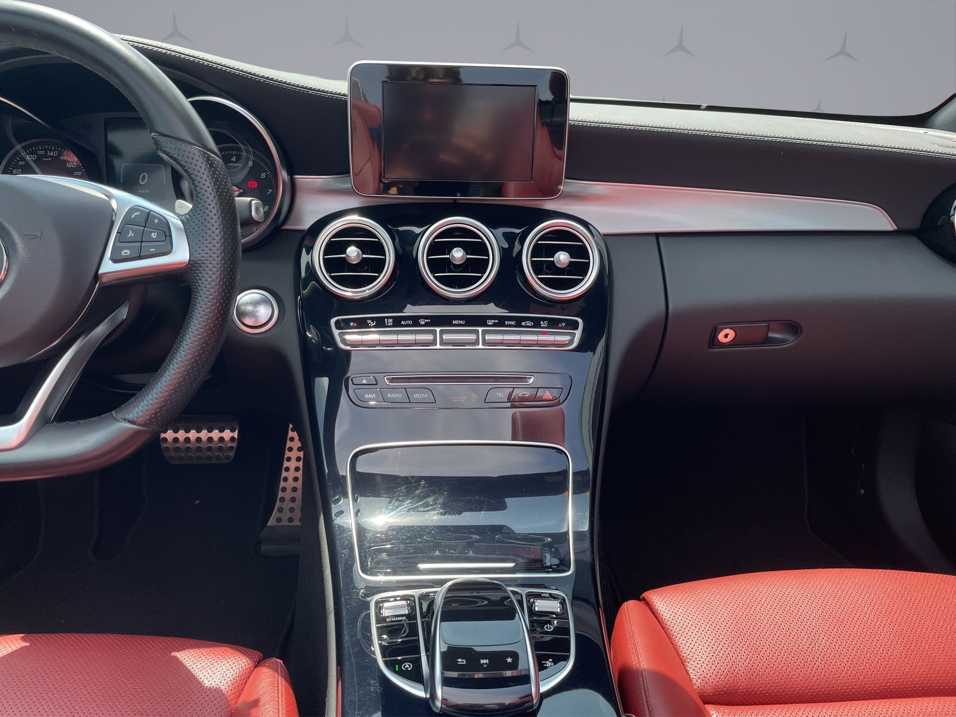 MERCEDES-BENZ C 250 AMG Line Cabriolet-image-14