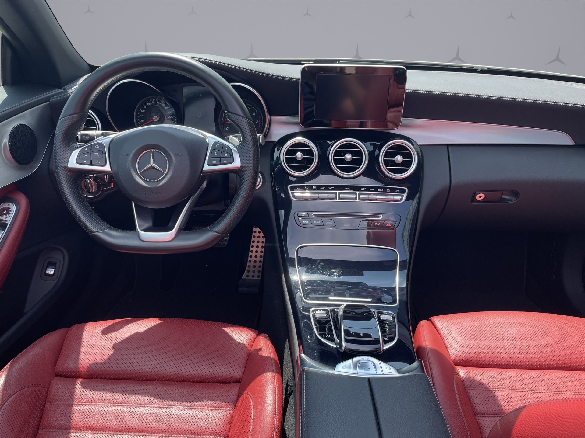 MERCEDES-BENZ C 250 AMG Line Cabriolet-image-13