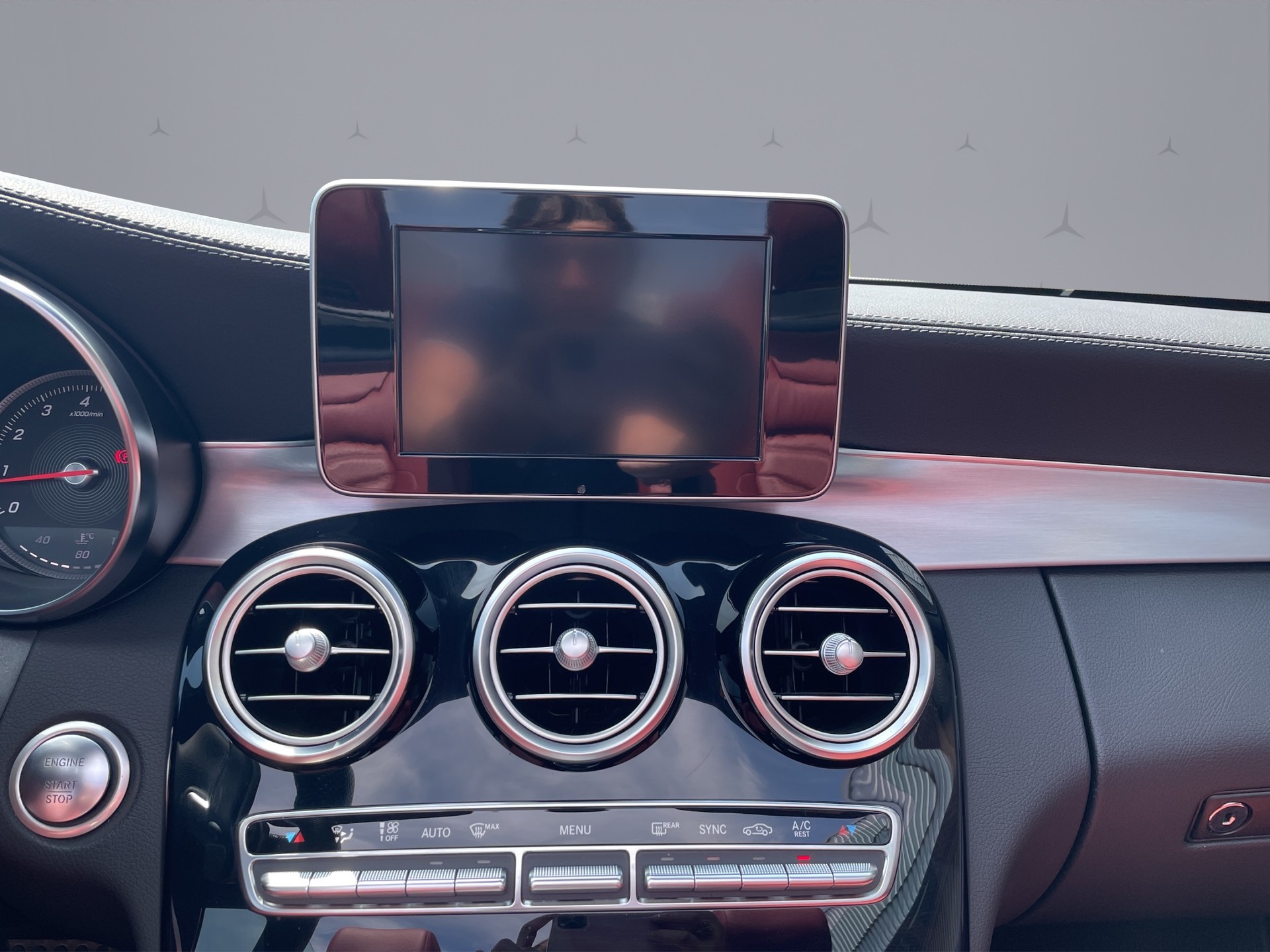 MERCEDES-BENZ C 250 AMG Line Cabriolet-image-15