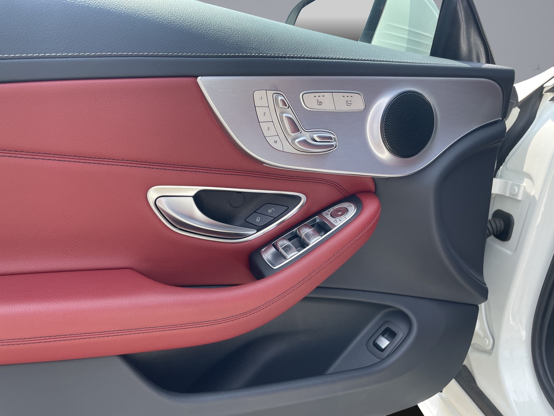 MERCEDES-BENZ C 250 AMG Line Cabriolet-image-10