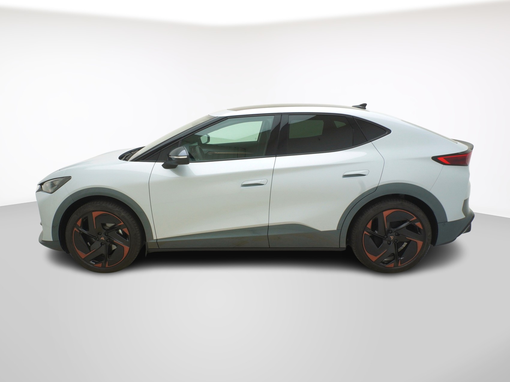 CUPRA Tavascan VZ Adrenaline-image-1