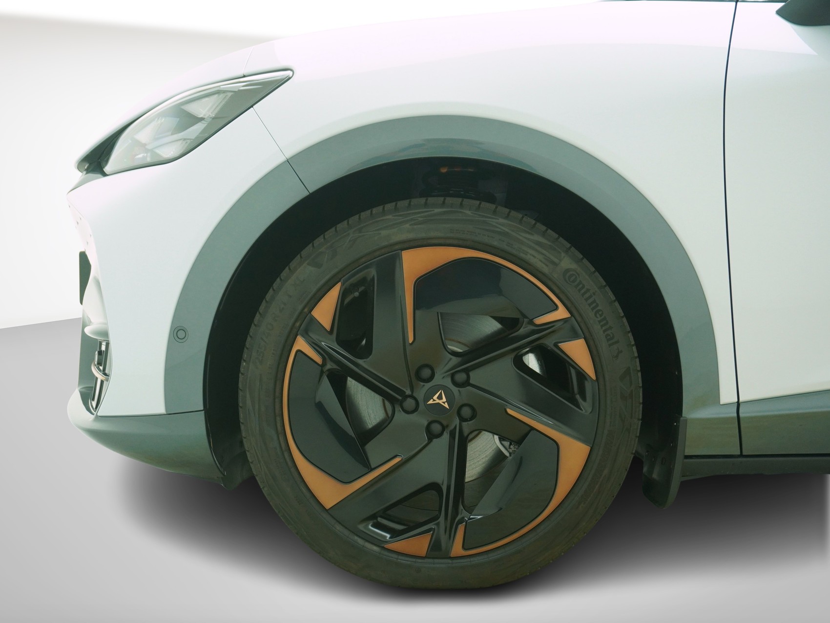 CUPRA Tavascan VZ Adrenaline-image-9