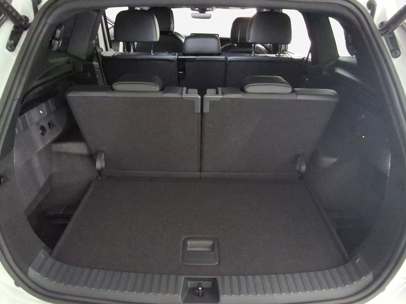 VW Tayron 2.0 TSI R-Line Plus DSG 4Motion-image-12