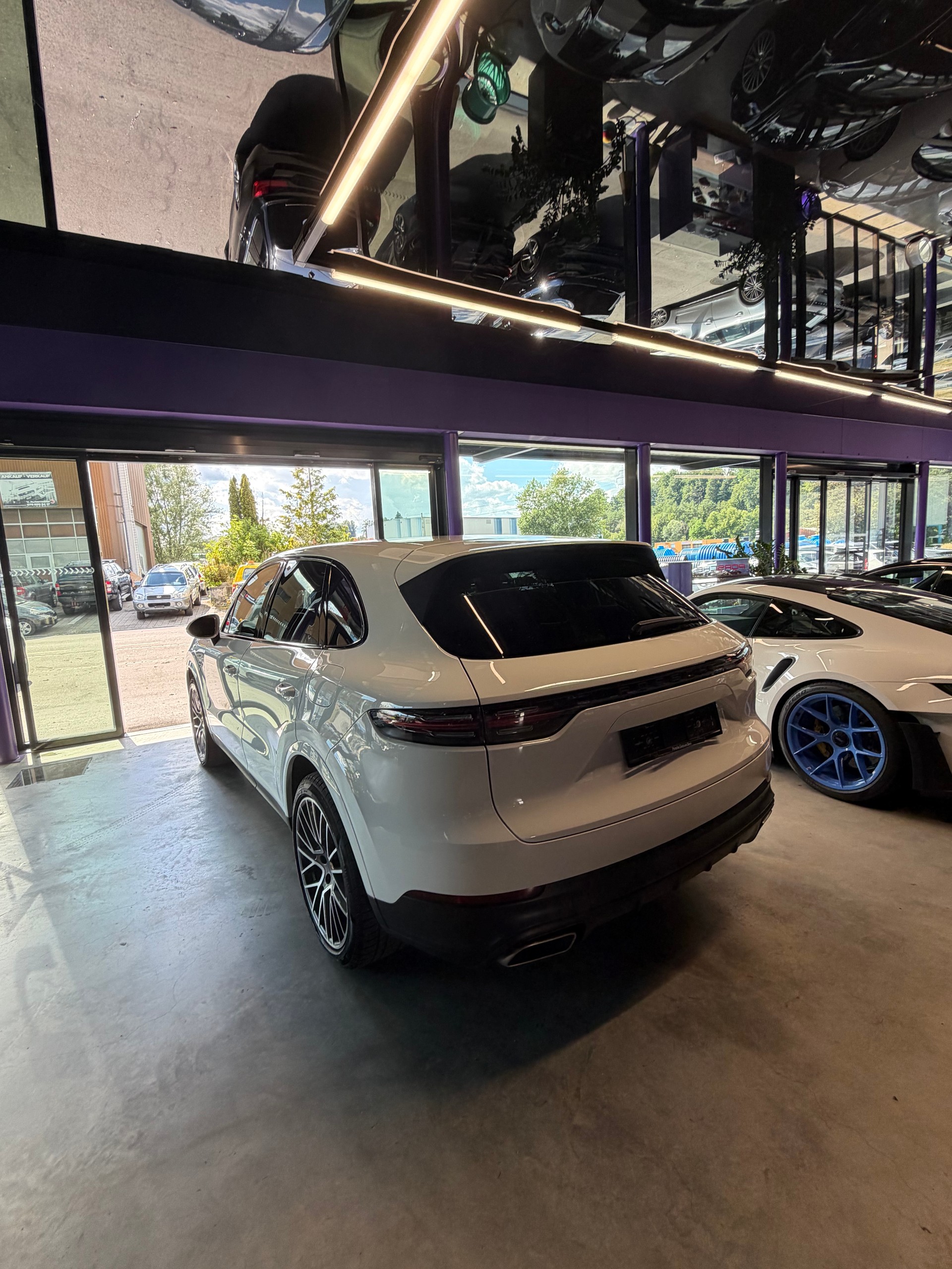 PORSCHE Cayenne E-Hybrid-image-5