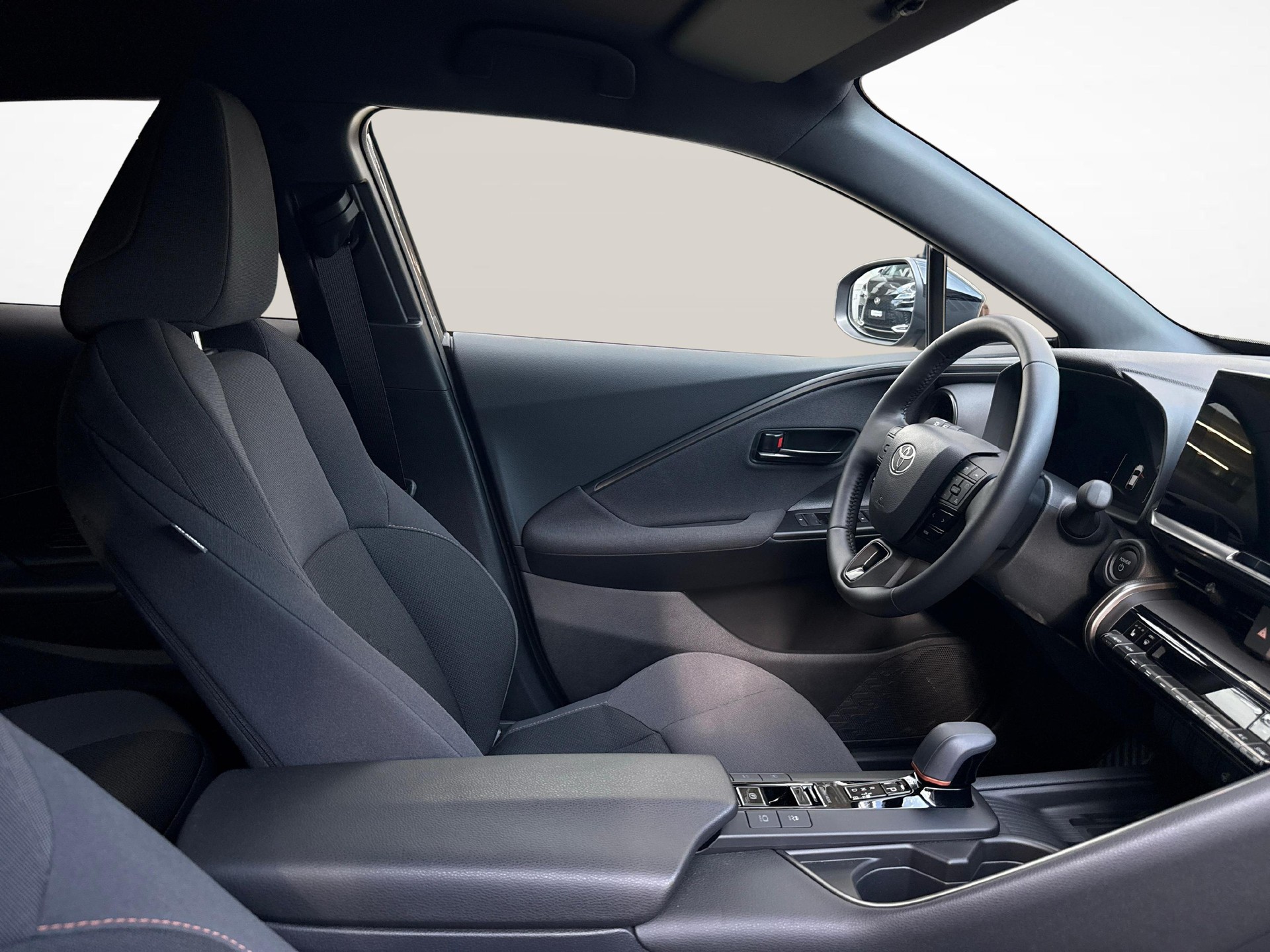 TOYOTA C-HR 2.0 PHEV Swiss Edition-image-9