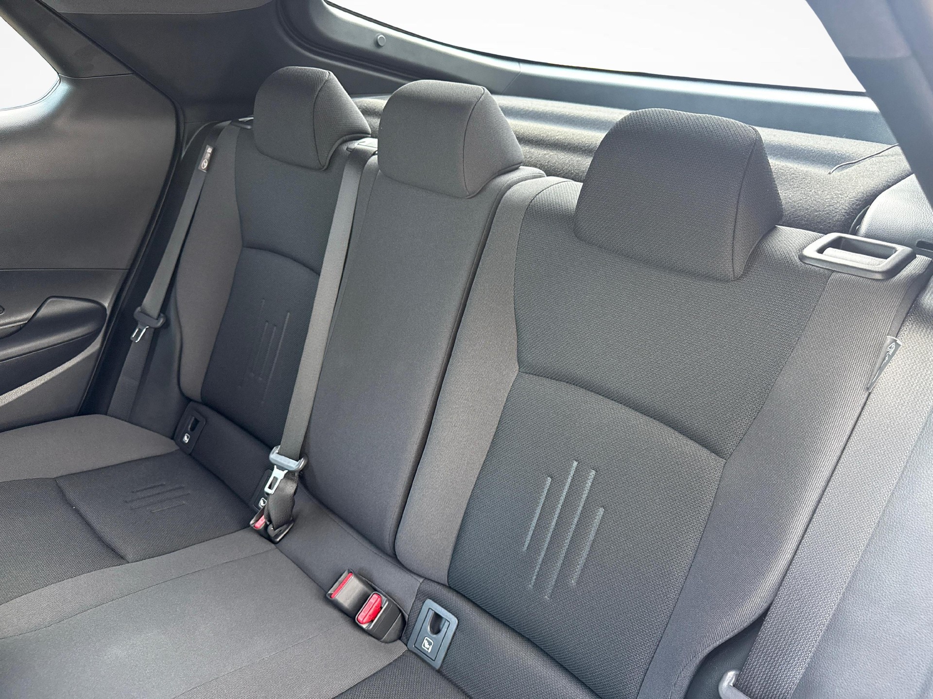 TOYOTA C-HR 2.0 PHEV Swiss Edition-image-10