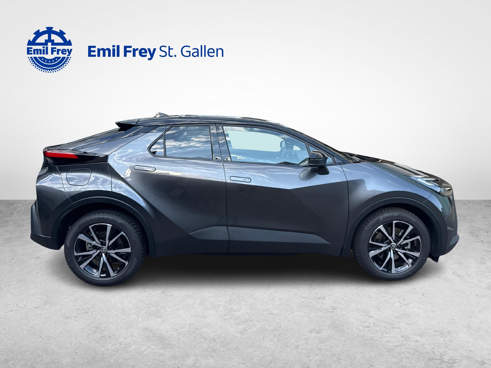 TOYOTA C-HR 2.0 PHEV Swiss Edition-image-5