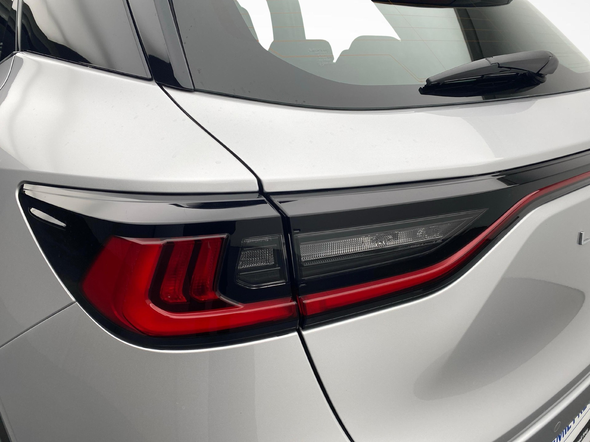 LEXUS LBX 1.5 Hybrid Relax AWD-image-16