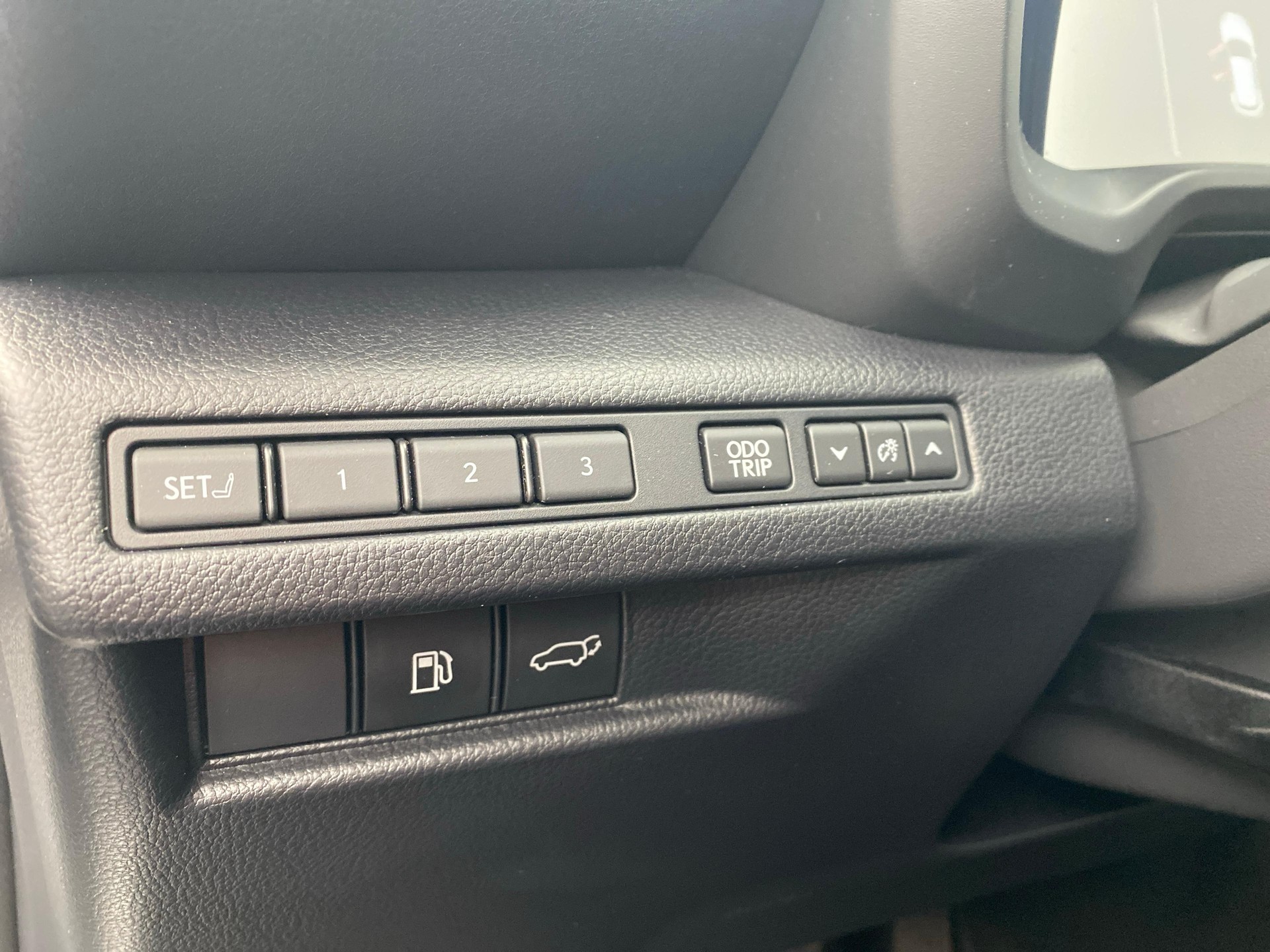 LEXUS LBX 1.5 Hybrid Relax AWD-image-15
