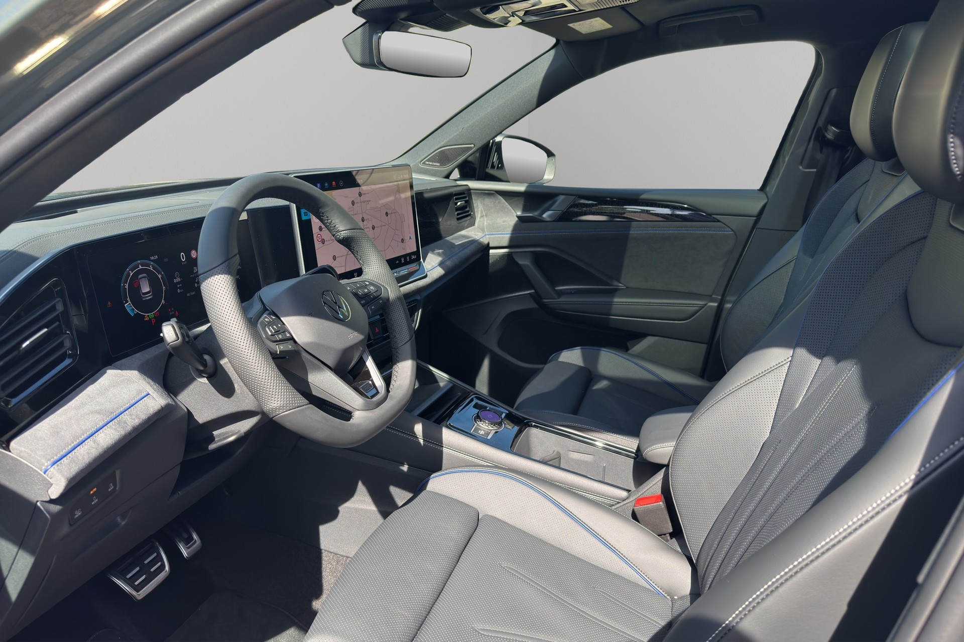 VW Tiguan 2.0 TSI DSG R-Line Plus 4Motion-image-8