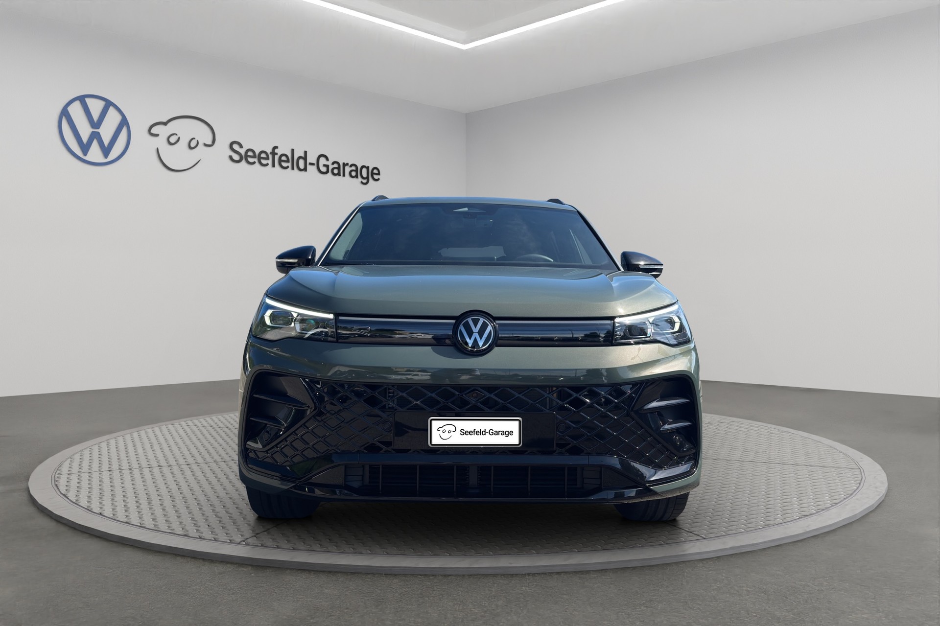 VW Tiguan 2.0 TSI DSG R-Line Plus 4Motion-image-1