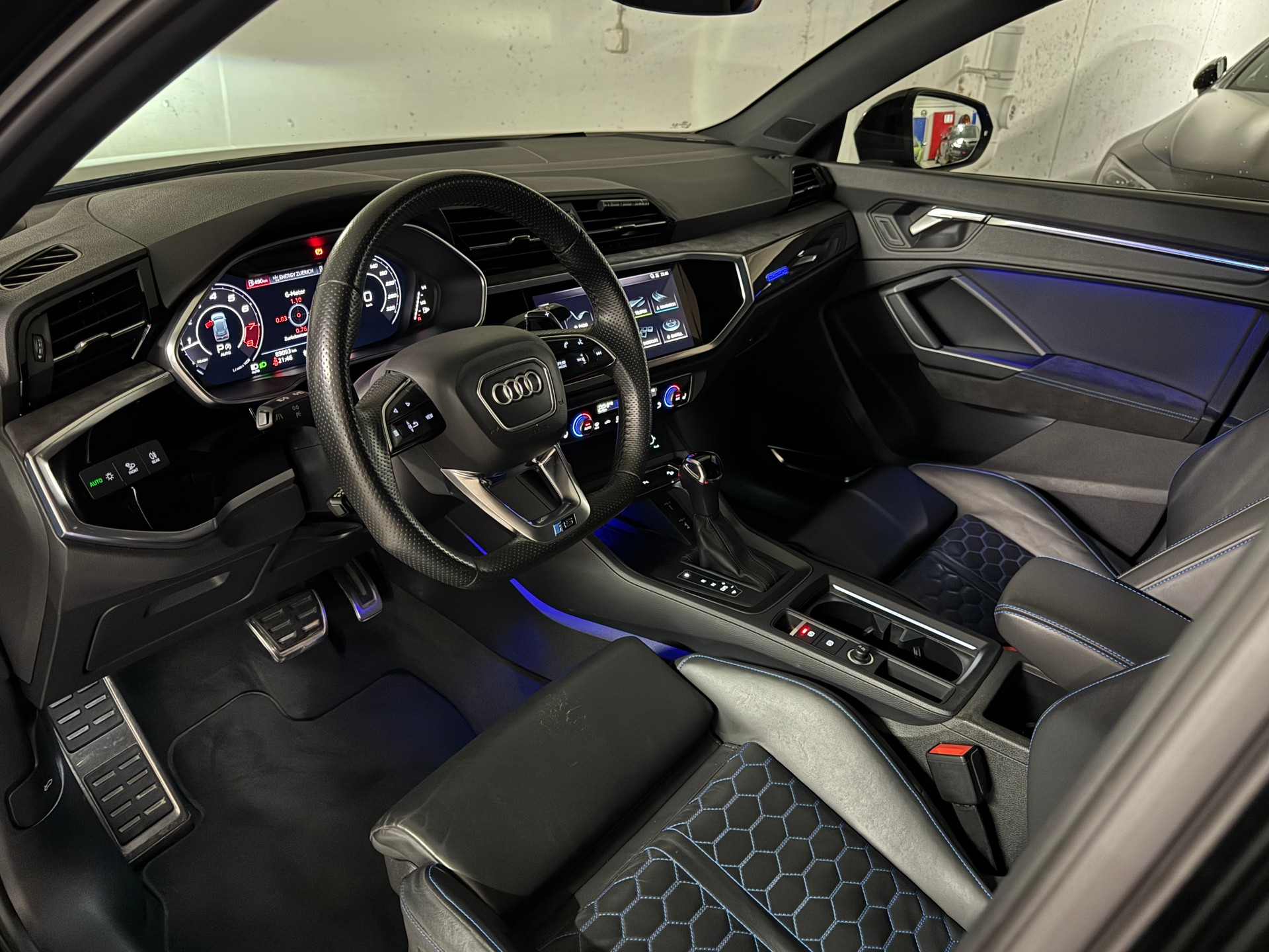 AUDI RS Q3 2.5 TFSI quattro S tronic CH-Fahrzeug-image-9