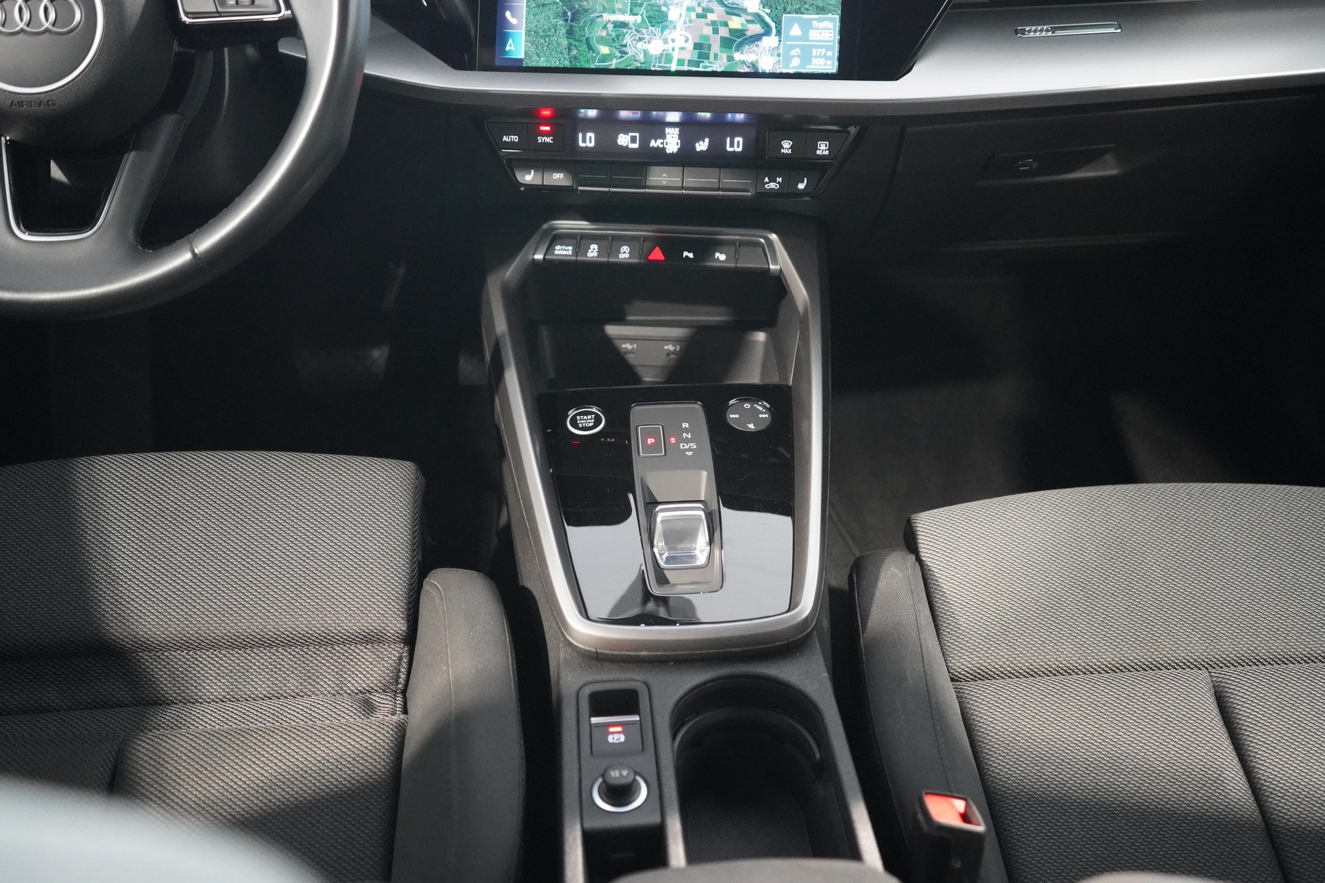 AUDI A3 Sportback 1.5 35 TFSI S-Tronic-image-11
