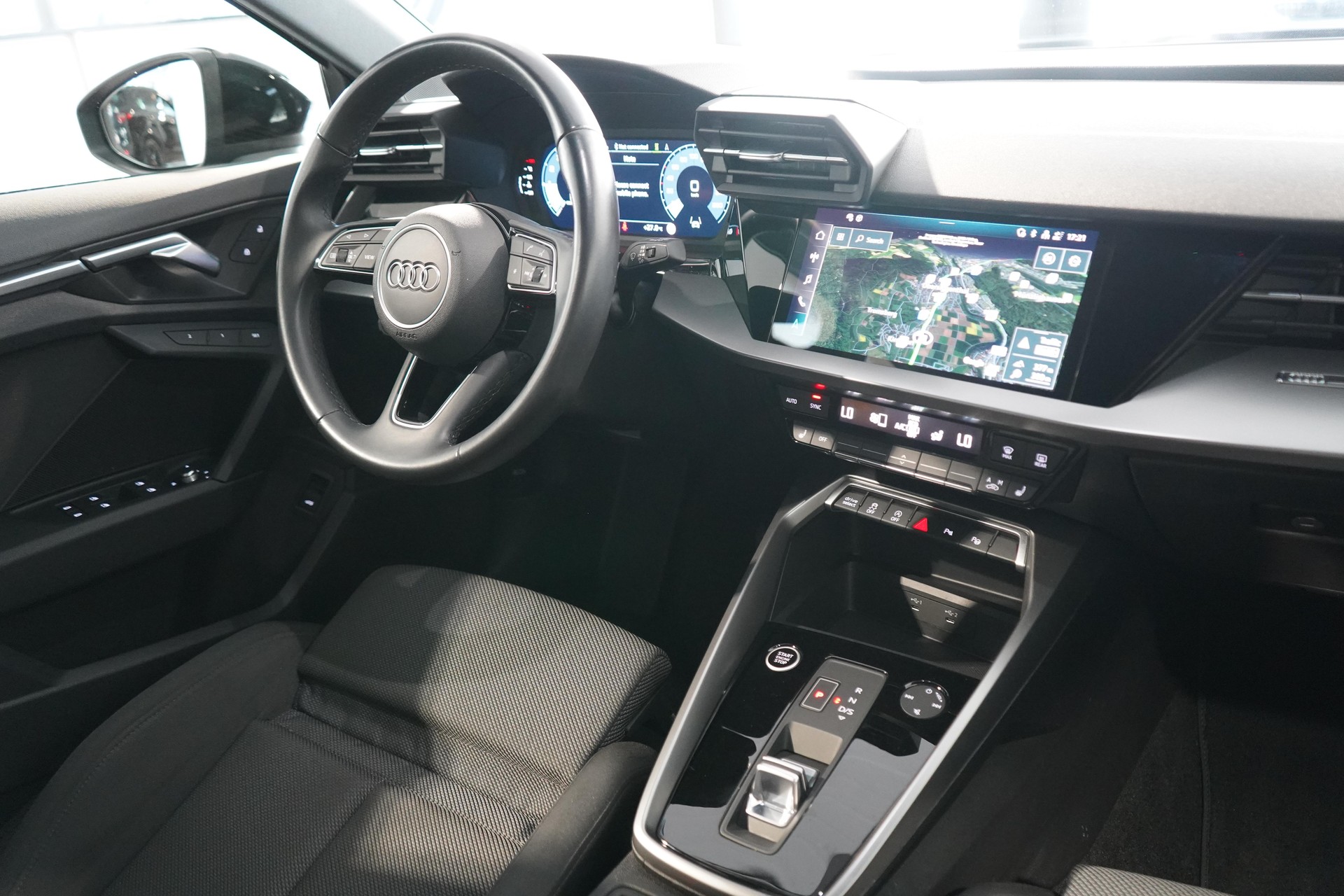 AUDI A3 Sportback 1.5 35 TFSI S-Tronic-image-10