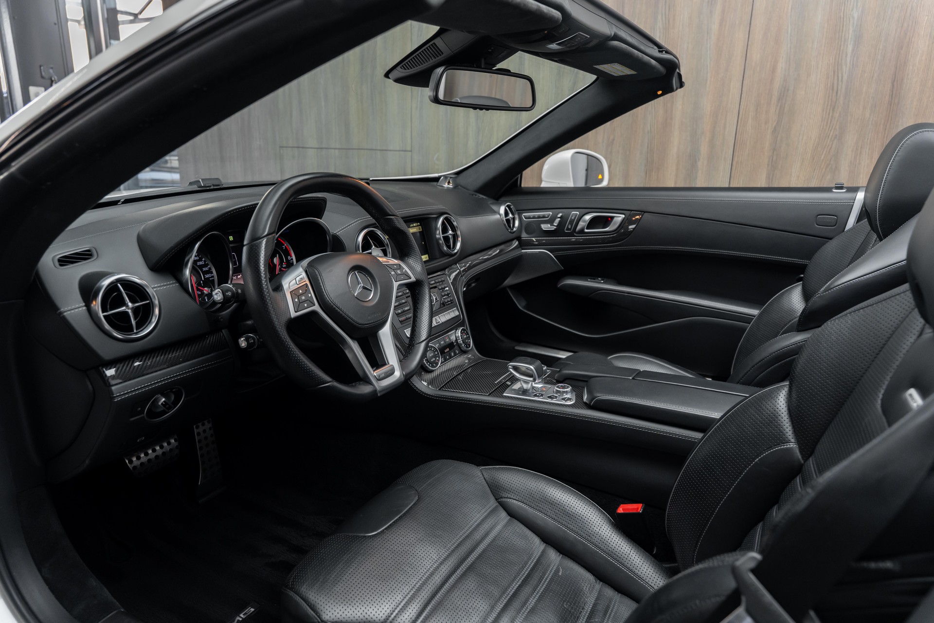 MERCEDES-BENZ SL 63 AMG Speedshift-showroom-element-3