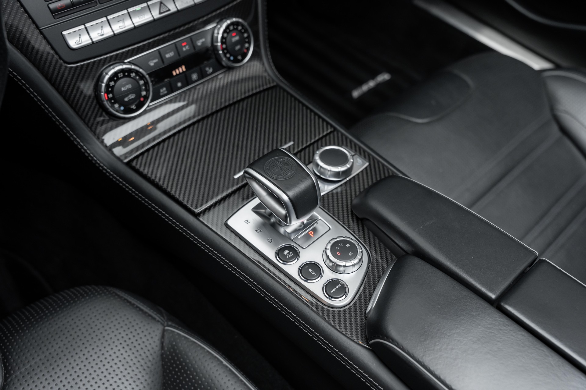 MERCEDES-BENZ SL 63 AMG Speedshift-image-12