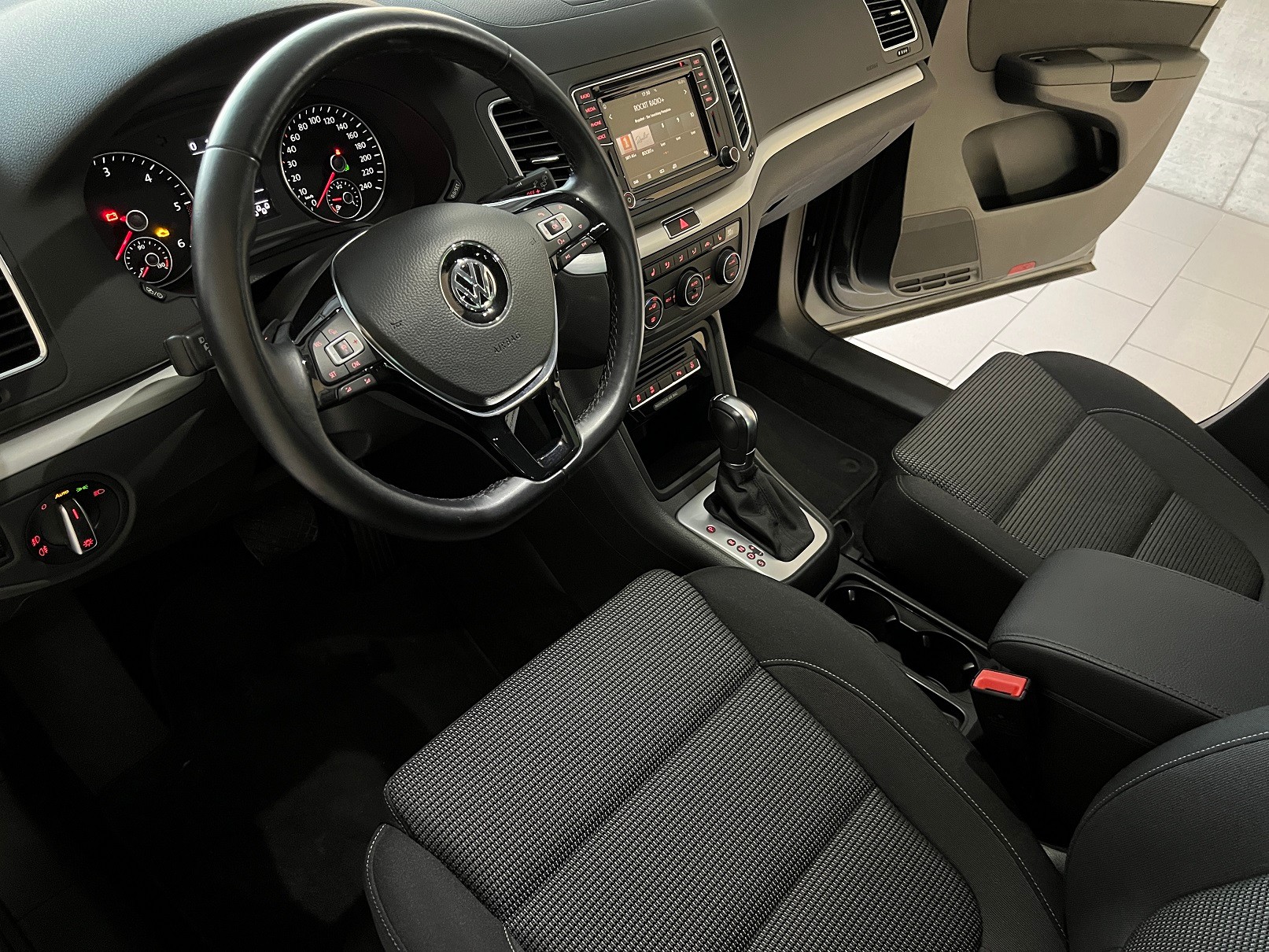 VW Sharan 2.0 TDI BMT Comfortline DSG-showroom-element-2