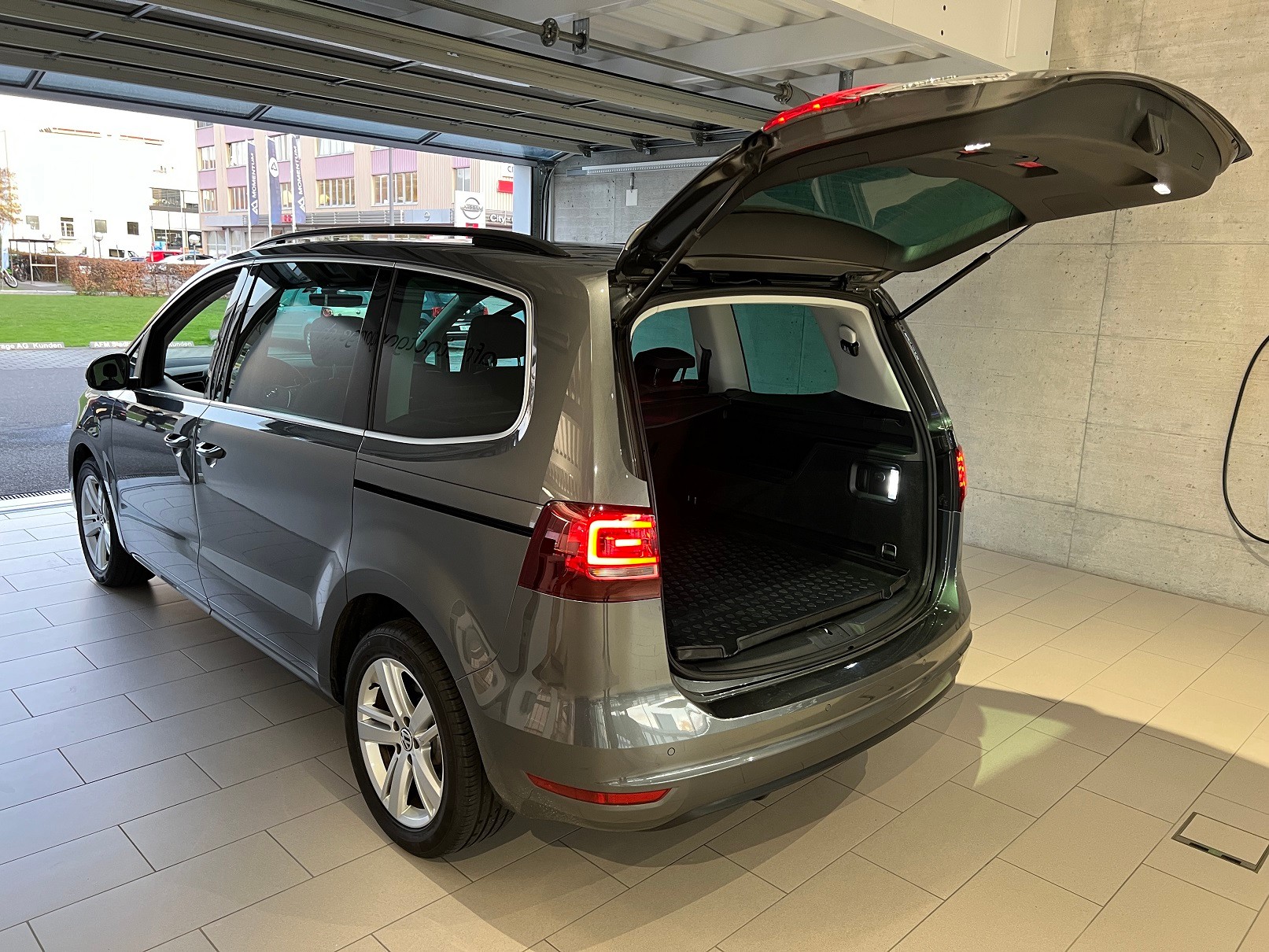 VW Sharan 2.0 TDI BMT Comfortline DSG-image-7