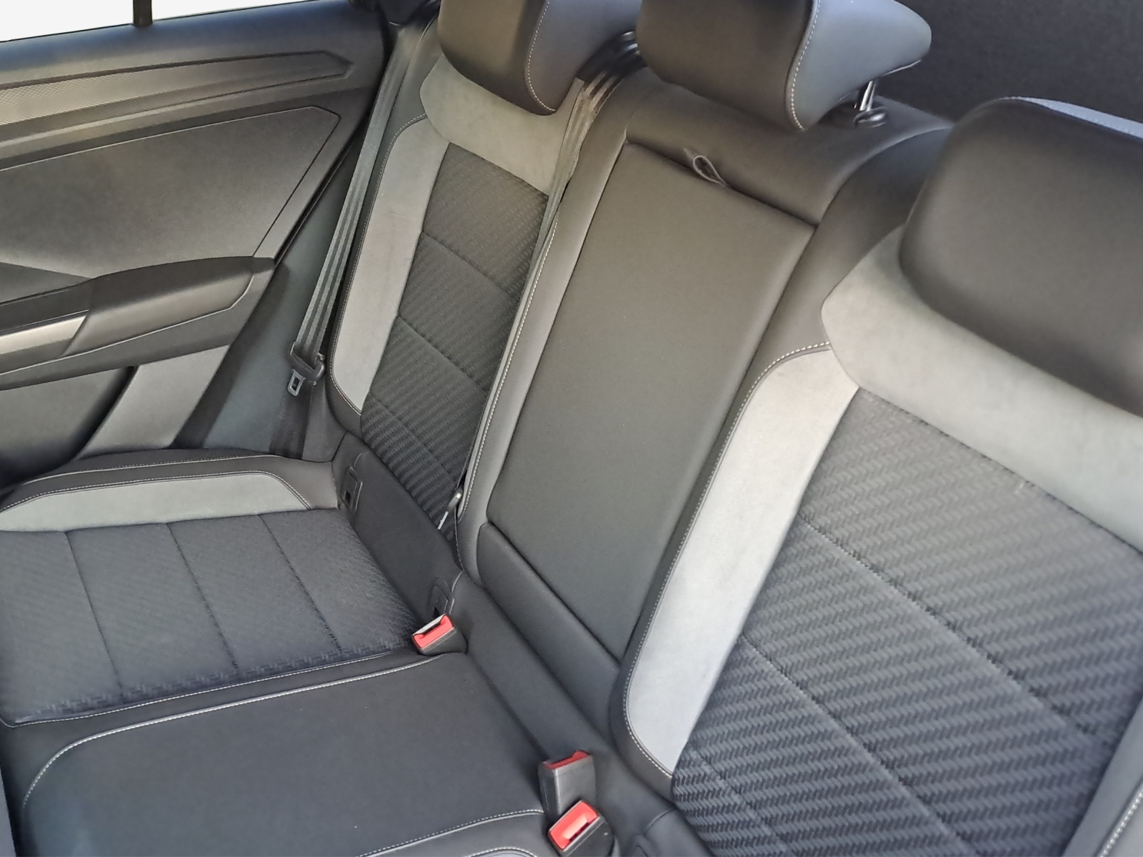 VW T-Roc 2.0 TSI Sport Selection DSG 4Motion-image-11