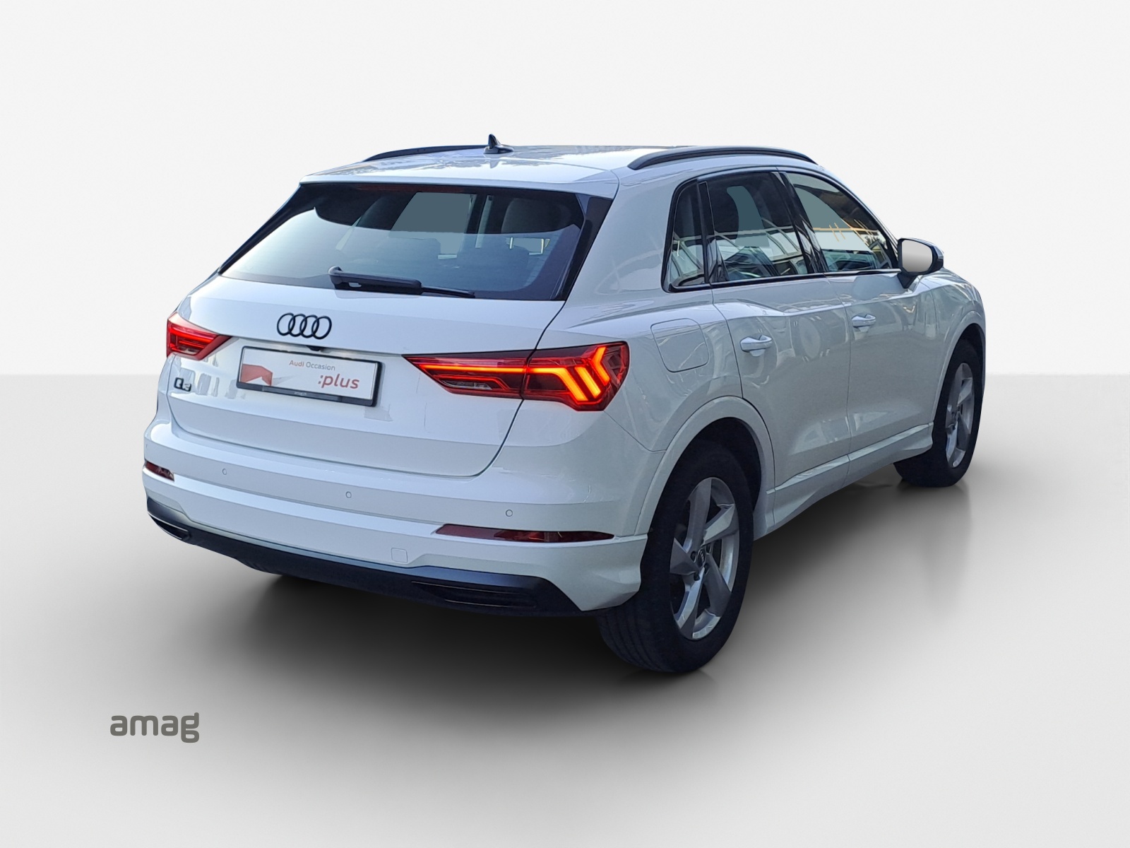 AUDI Q3 35 TFSI advanced S-tronic-image-4