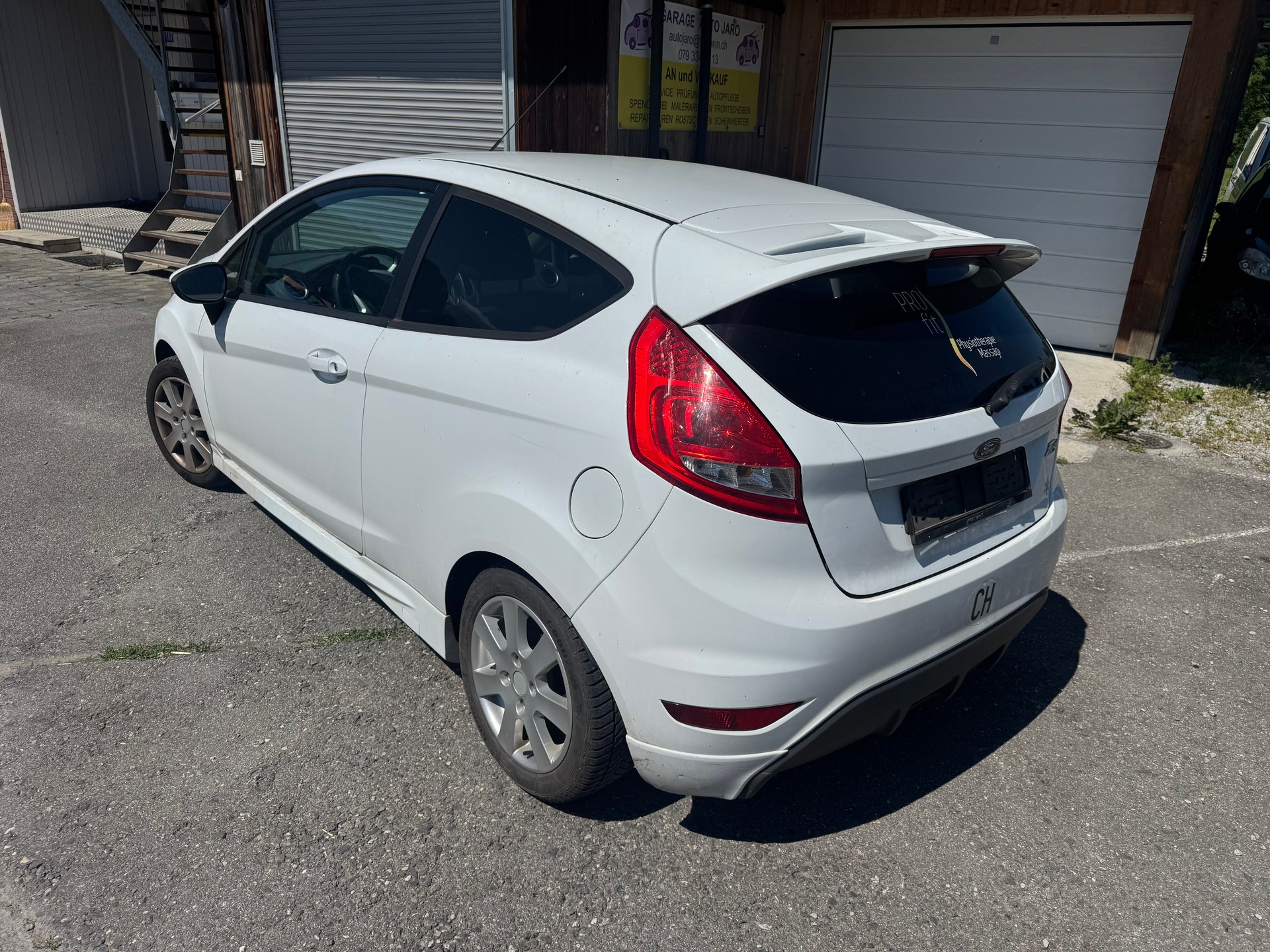 FORD Fiesta 1.6 16V Sport-image-3