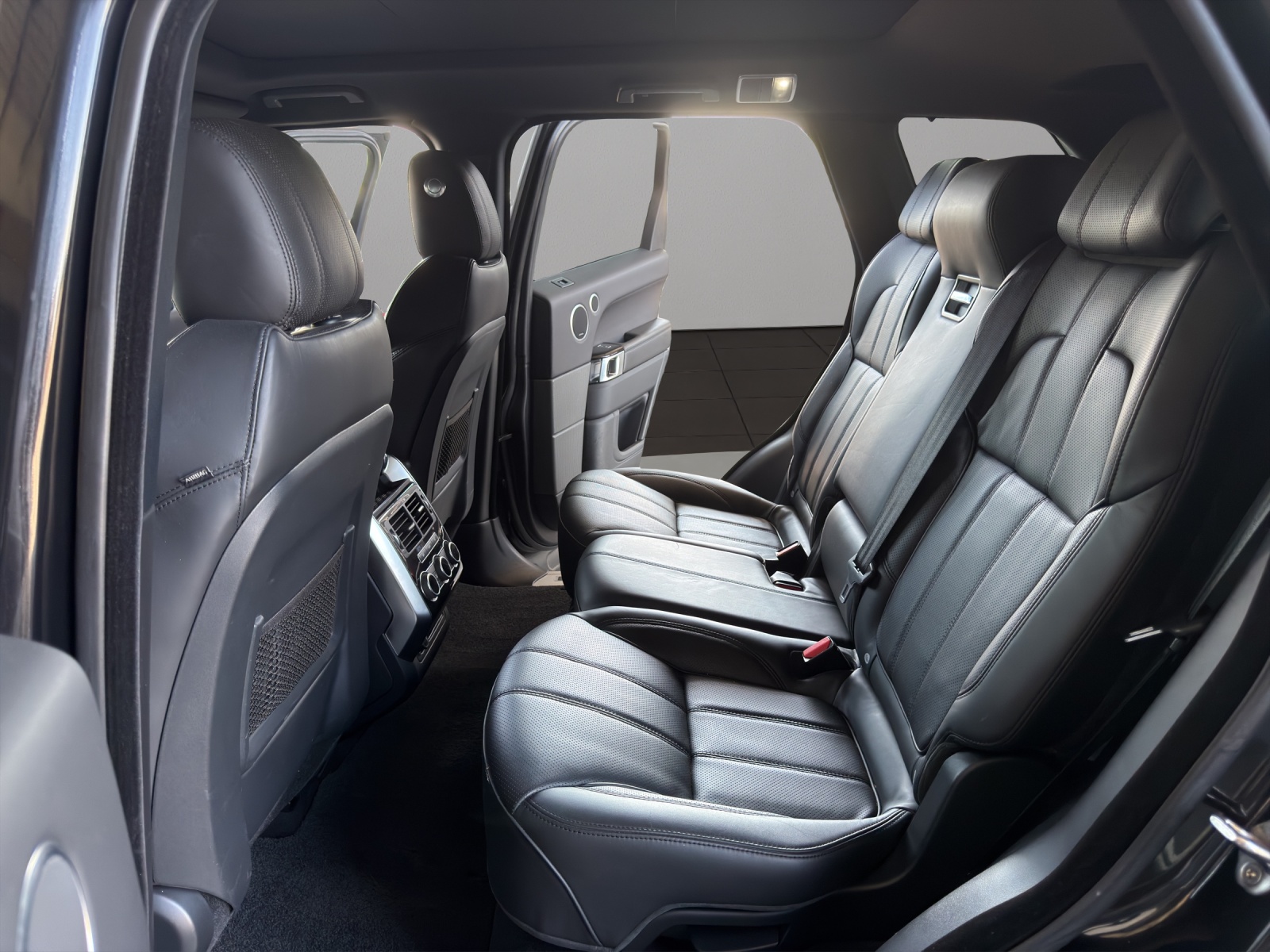 LAND ROVER Range Rover Sport 3.0 SDV6 Autobiography Automatic-image-12
