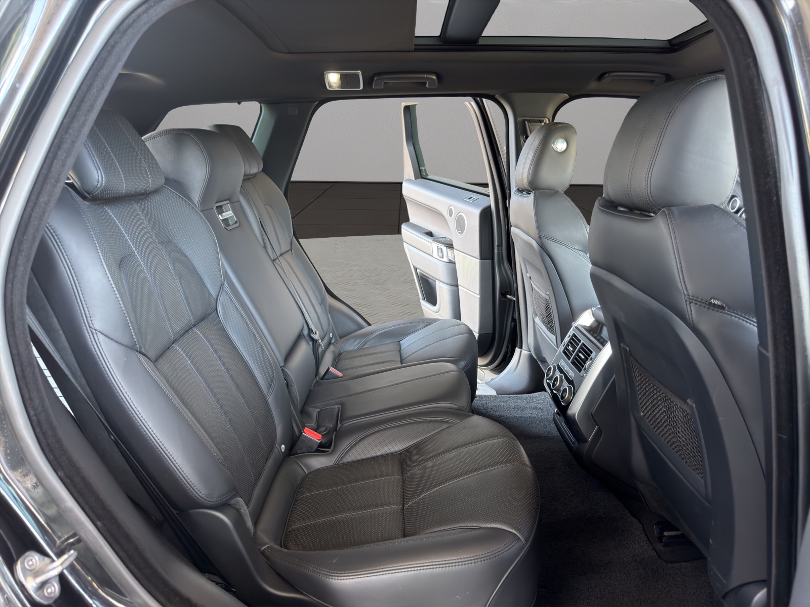 LAND ROVER Range Rover Sport 3.0 SDV6 Autobiography Automatic-image-17