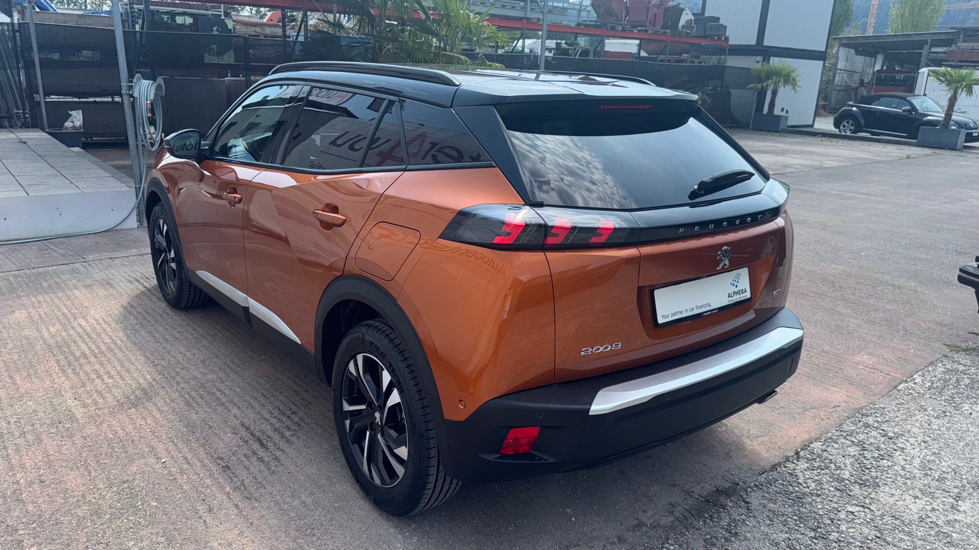 PEUGEOT 2008 1.5 BlueHDi GT Line EAT8-image-11