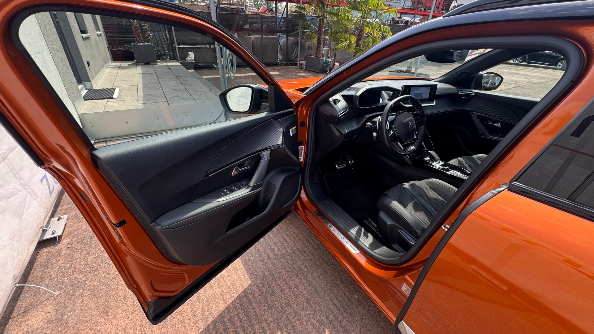 PEUGEOT 2008 1.5 BlueHDi GT Line EAT8-image-16