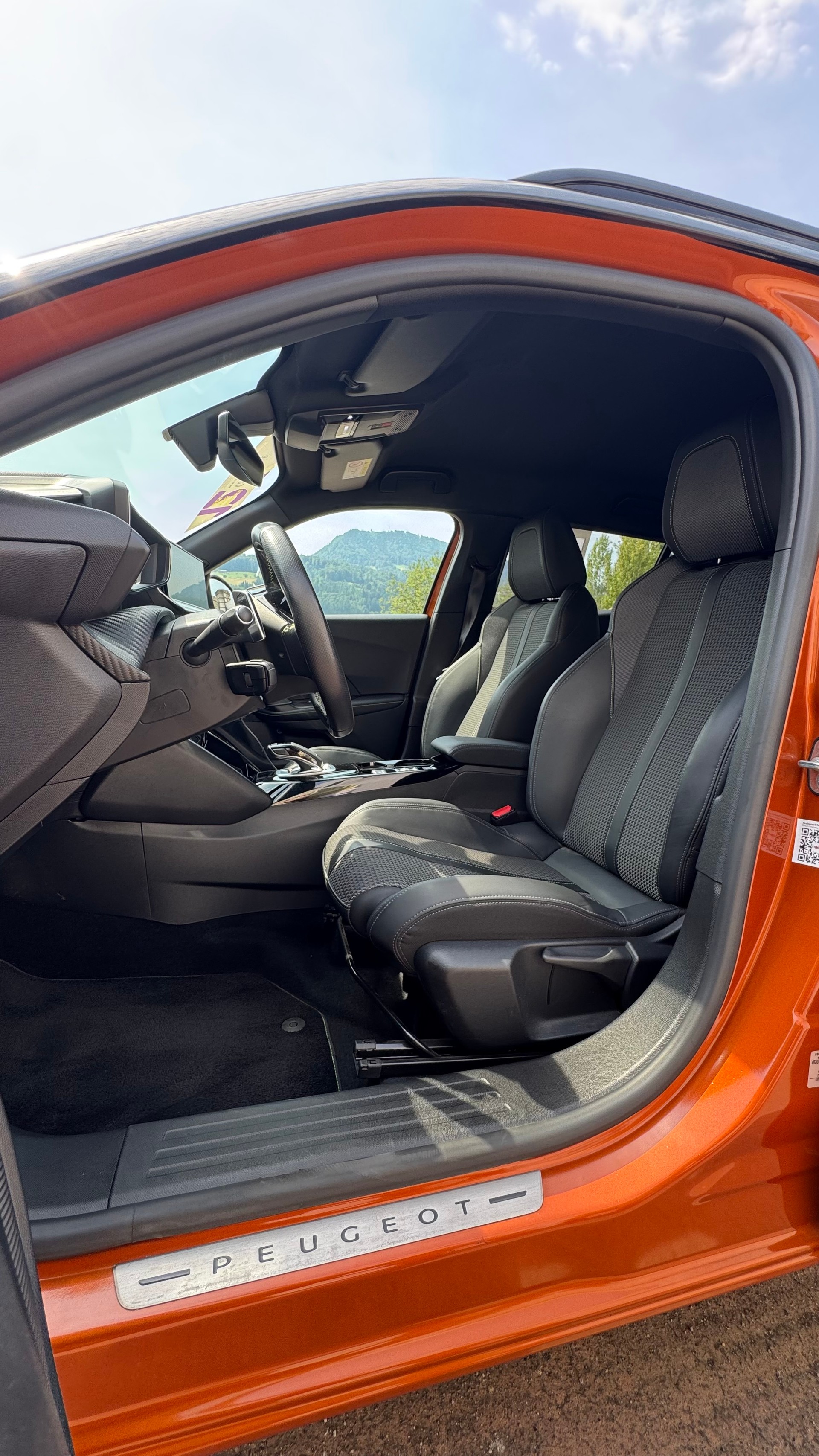PEUGEOT 2008 1.5 BlueHDi GT Line EAT8-image-17
