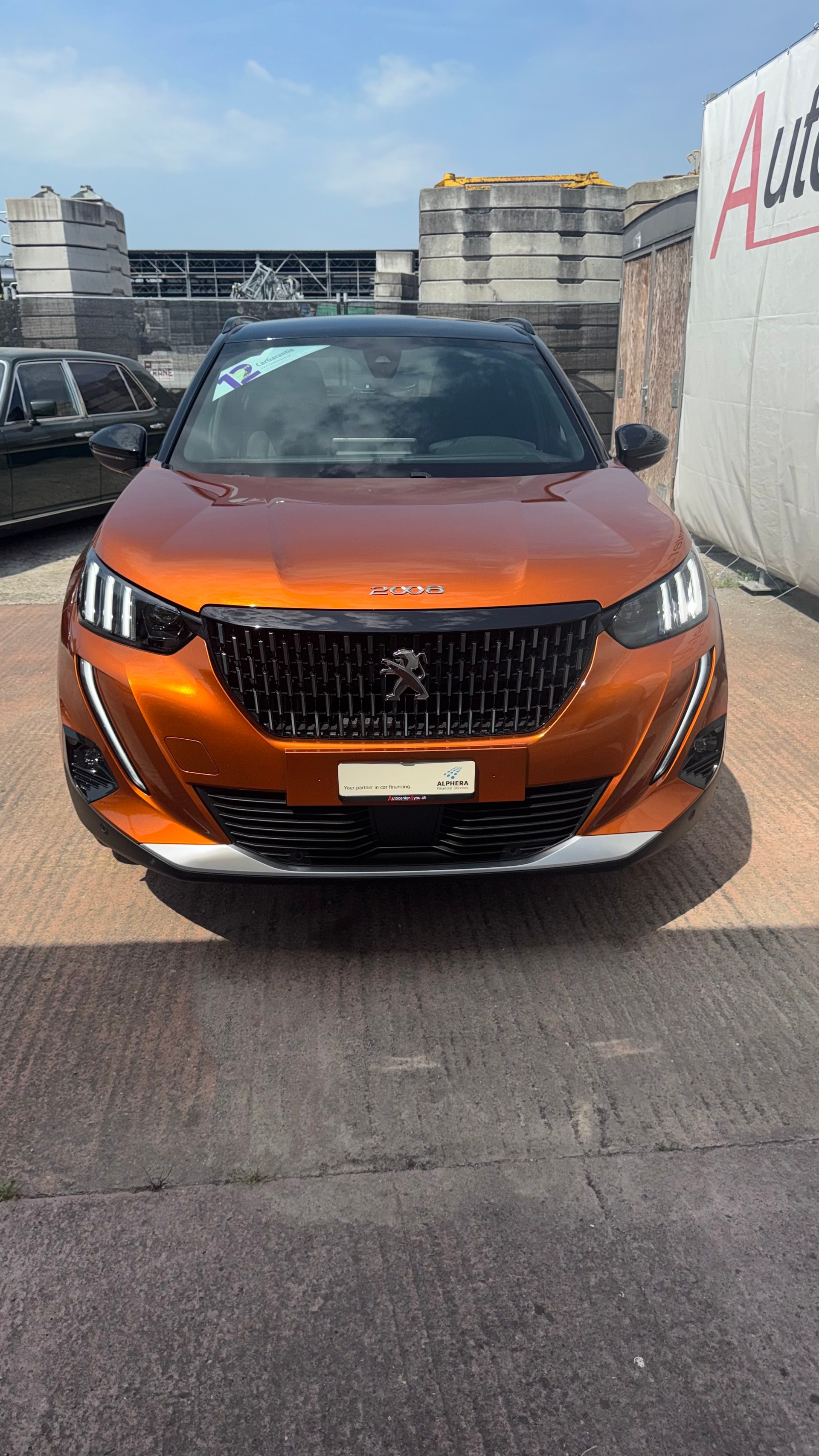 PEUGEOT 2008 1.5 BlueHDi GT Line EAT8-image-2
